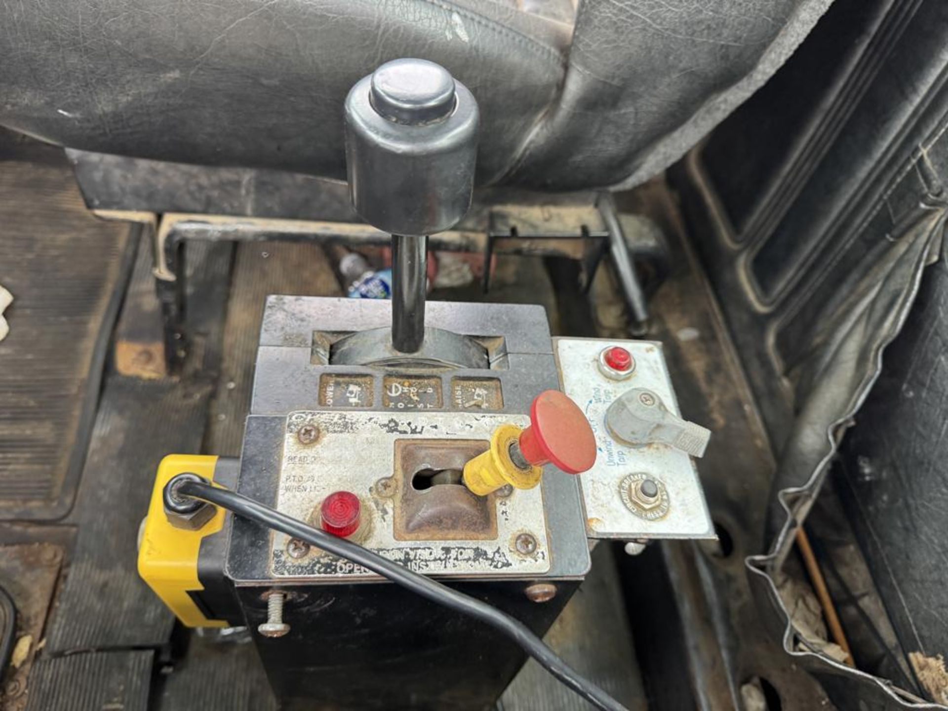 1999 Mack RD688SX Tandem Dump - Image 39 of 44