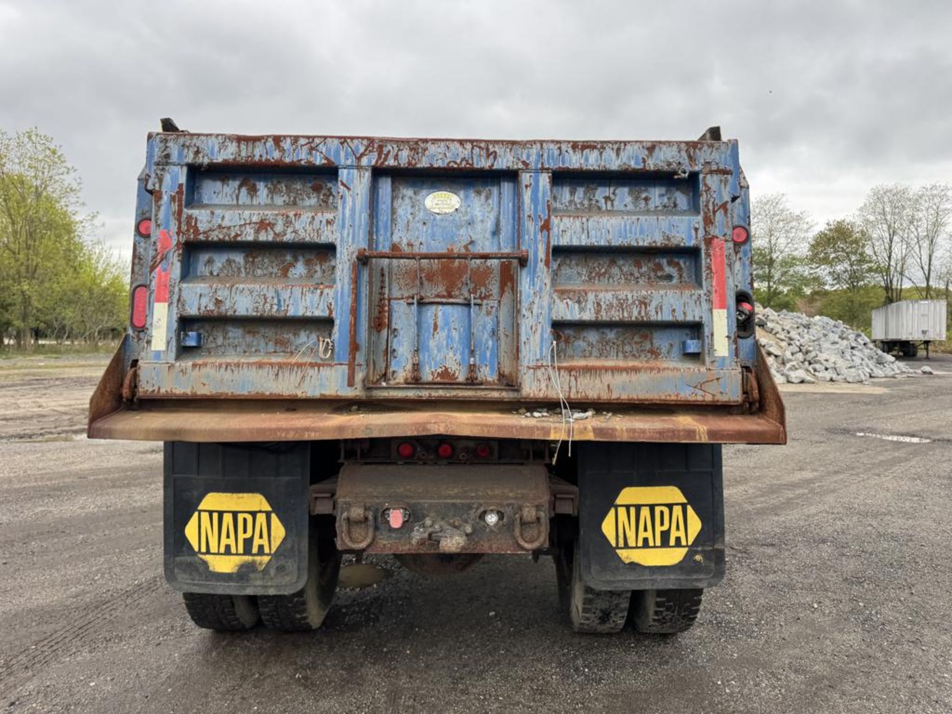 2006 International 4400 Single Axle Dump - Image 7 of 21