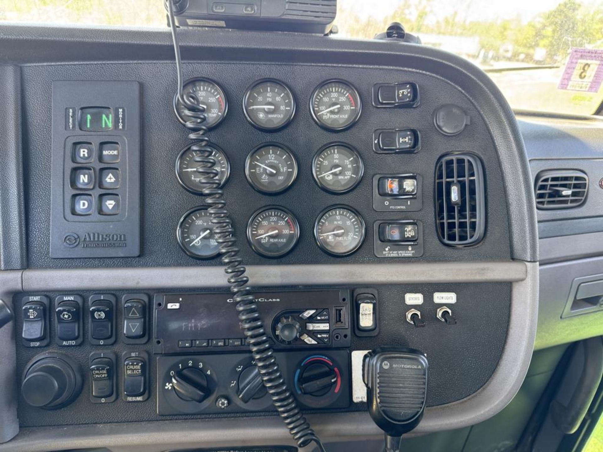 2016 Peterbilt 367 Tri-Axle Dump - Image 48 of 54
