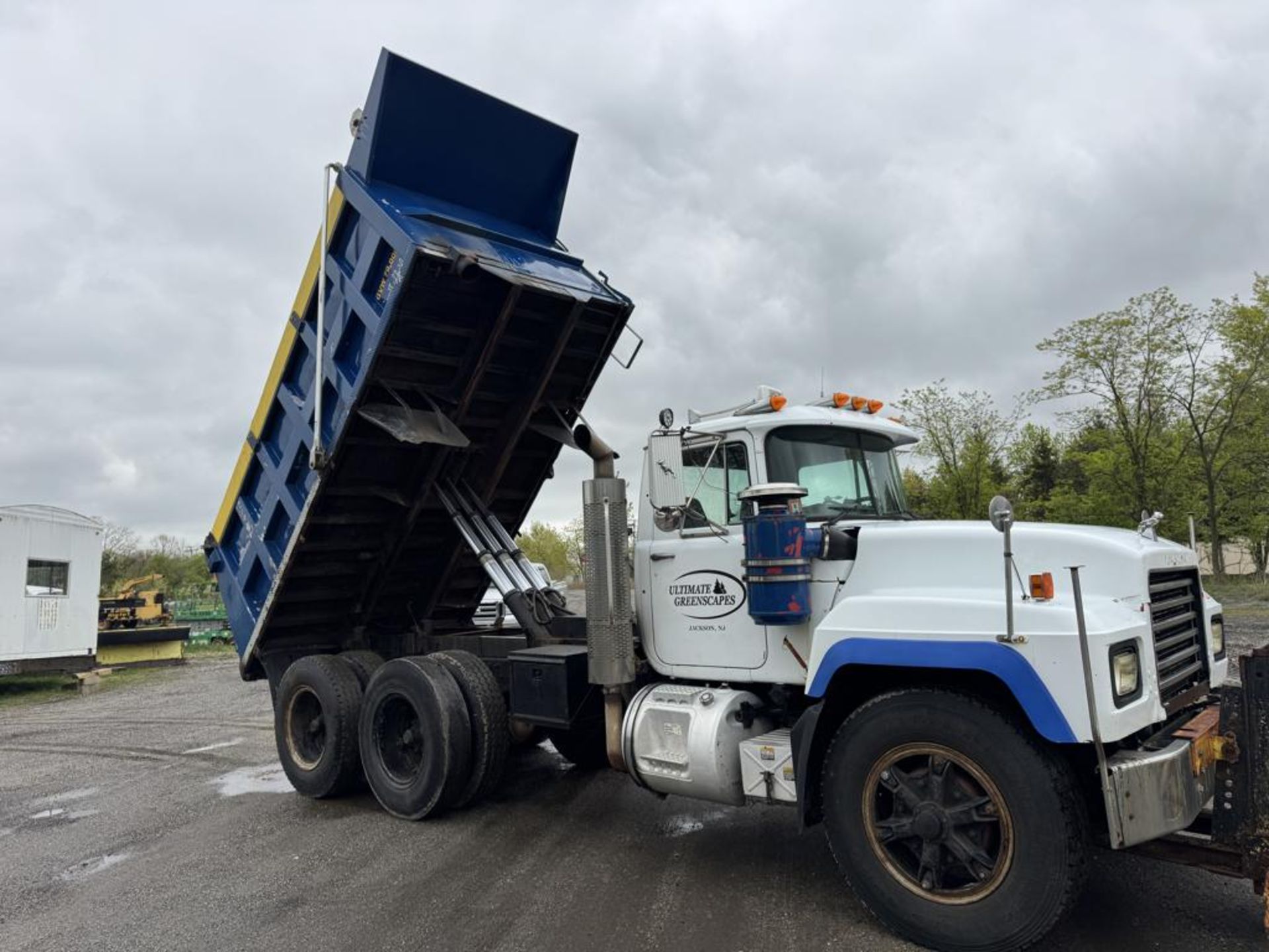 1999 Mack RD688SX Tandem Dump - Image 27 of 44