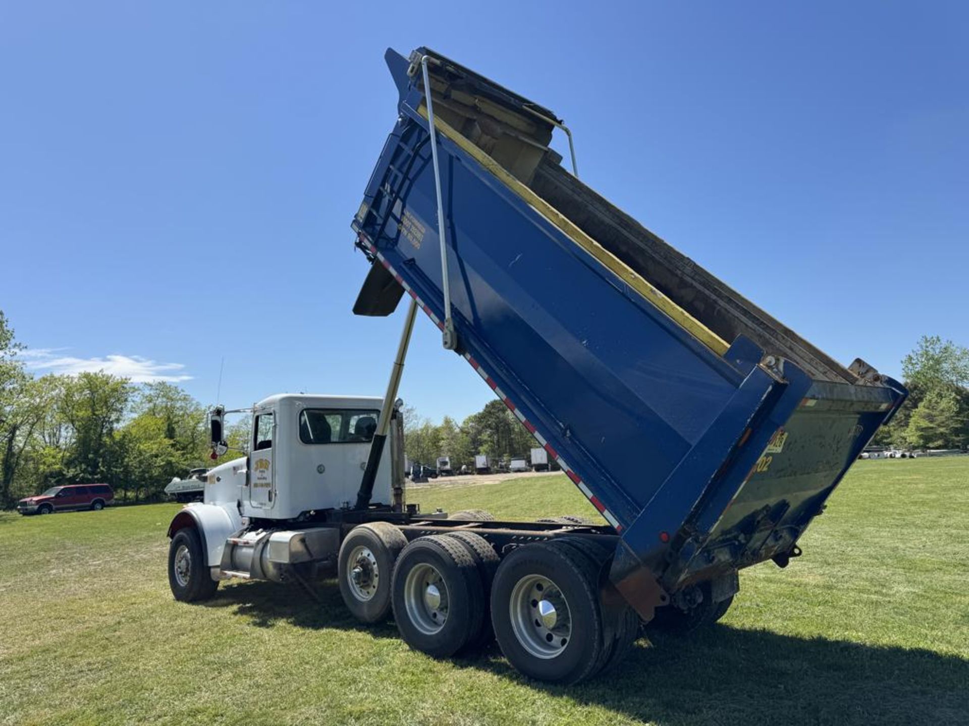 2016 Peterbilt 367 Tri-Axle Dump - Image 42 of 54