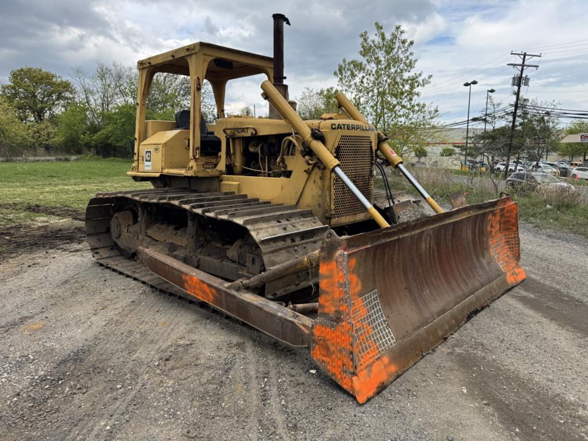 Caterpillar D6D Crawler Dozer - Image 2 of 33
