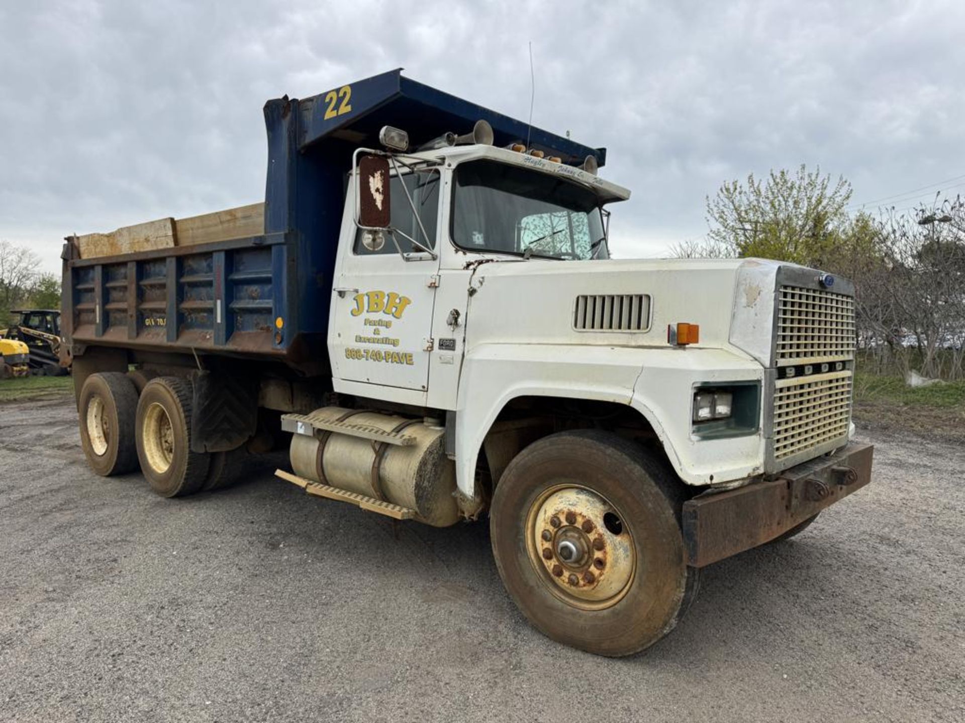 1986 Ford LTL 9000 Tandem Dump
