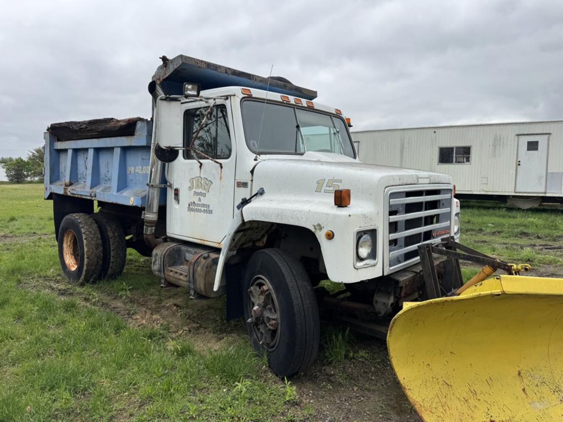 1989 International S1900 Single Axle Dump - Image 2 of 19
