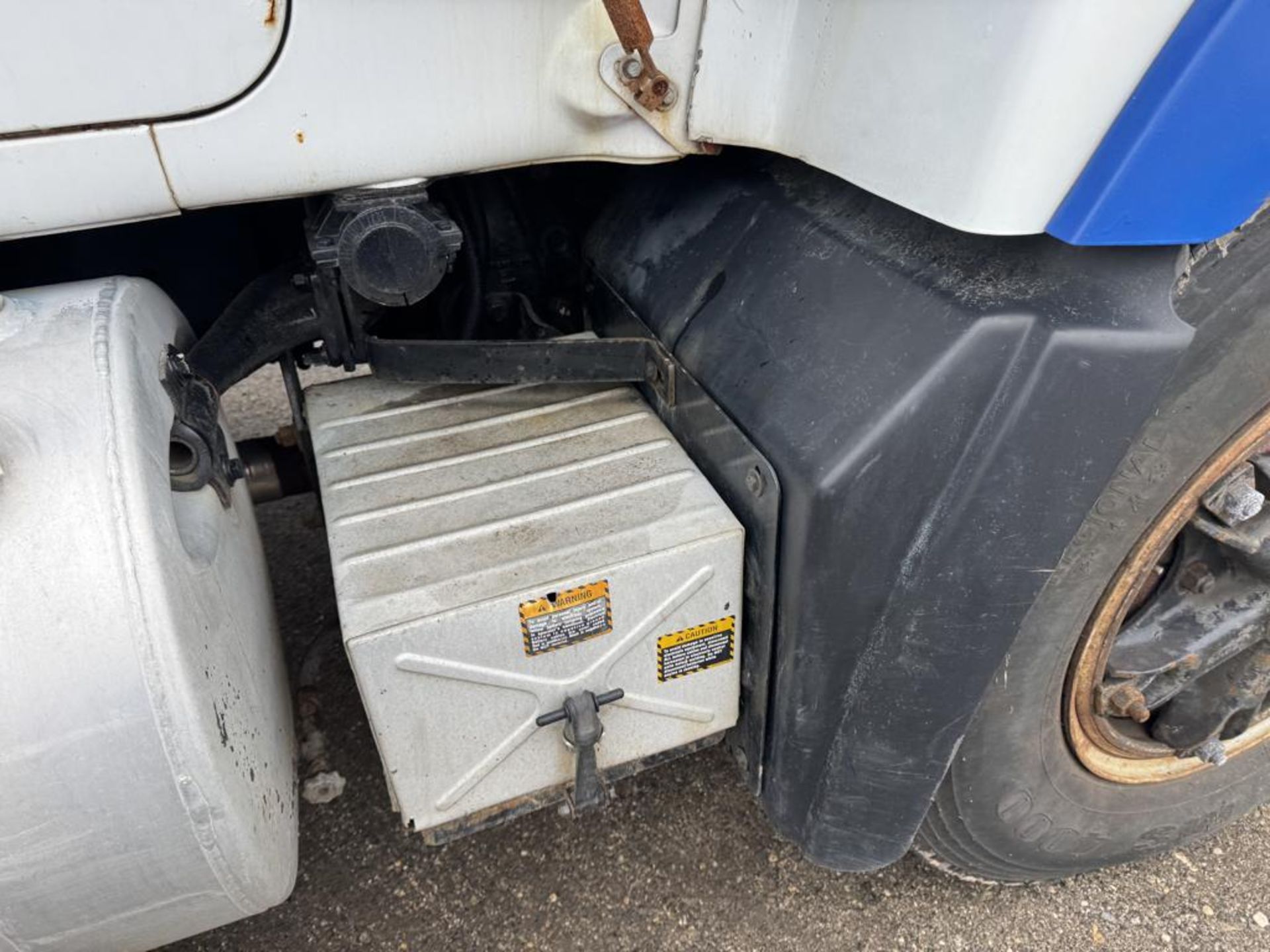1999 Mack RD688SX Tandem Dump - Image 24 of 44