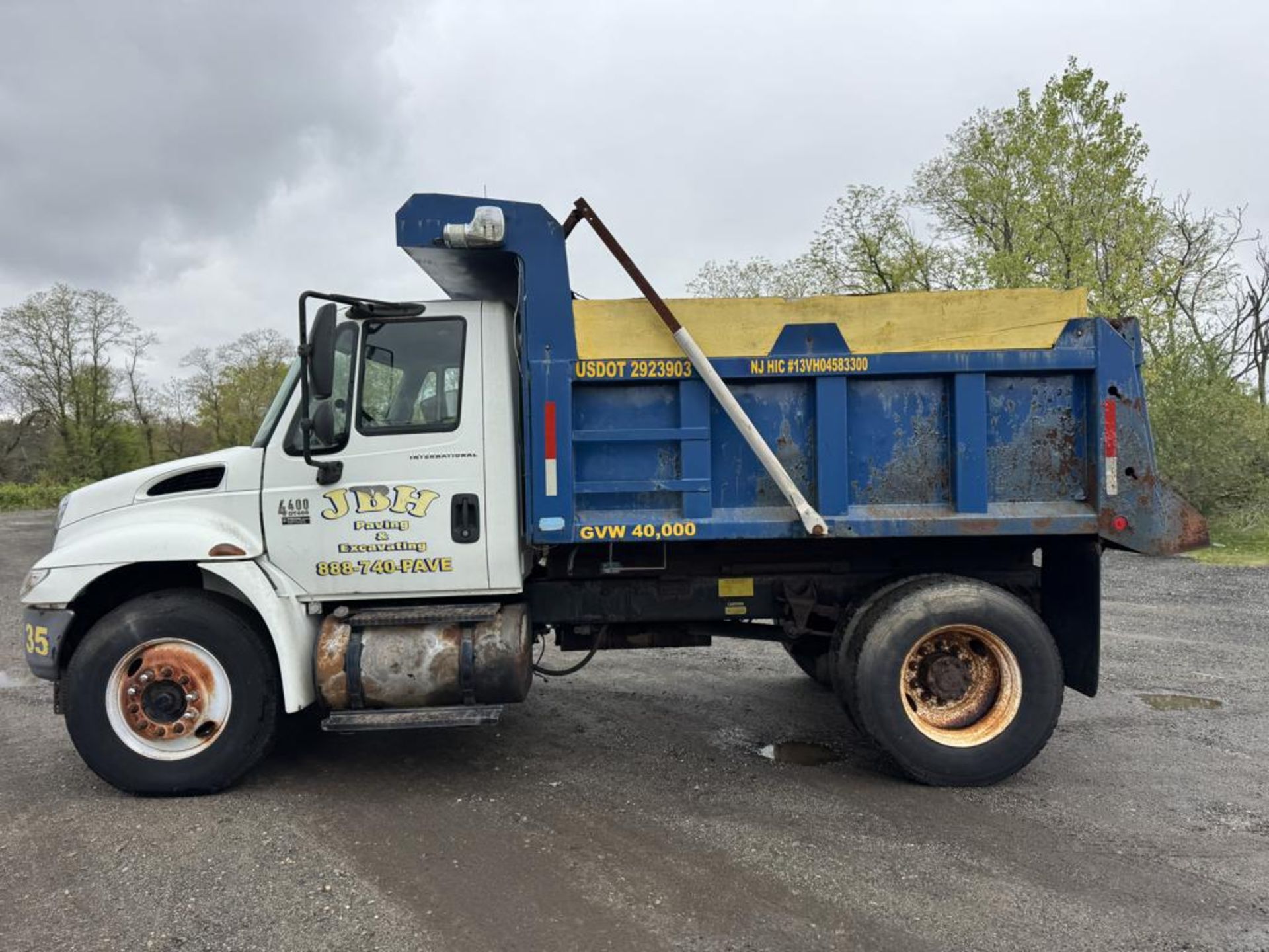 2006 International 4400 Single Axle Dump - Image 9 of 21