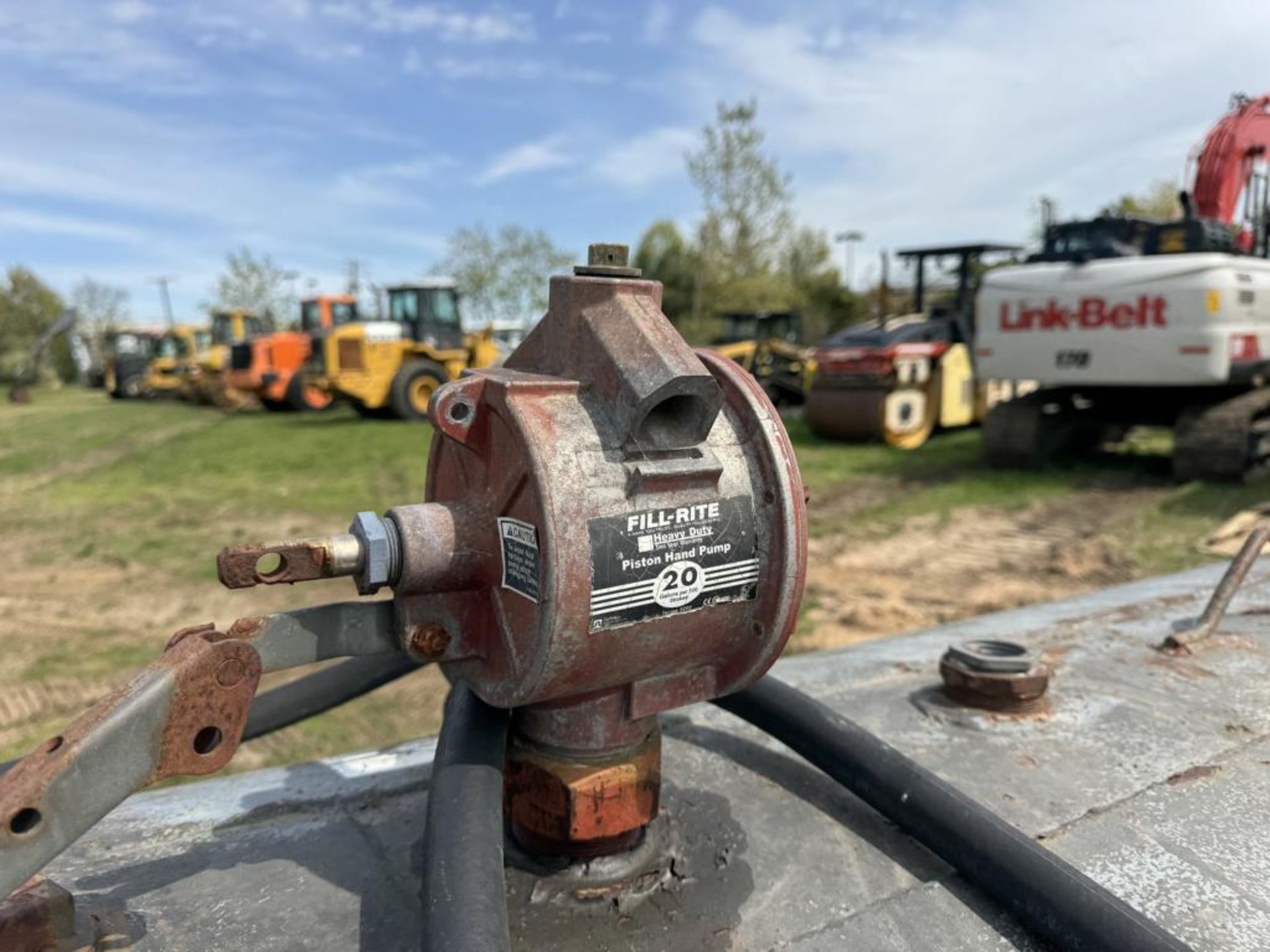 500 Gallon Diesel Tank w/ Pump - Image 4 of 4
