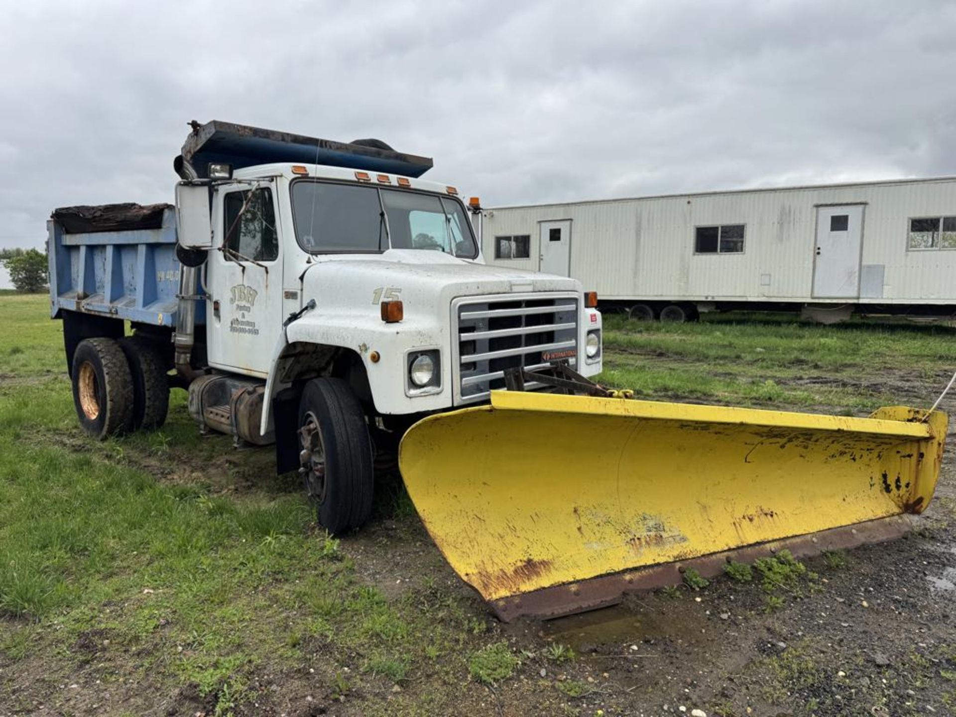 1989 International S1900 Single Axle Dump