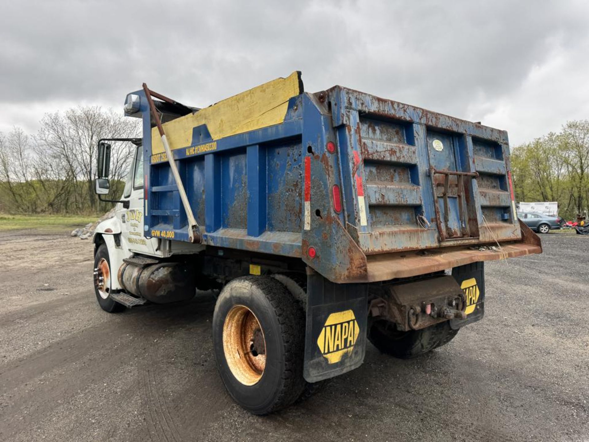 2006 International 4400 Single Axle Dump - Image 8 of 21