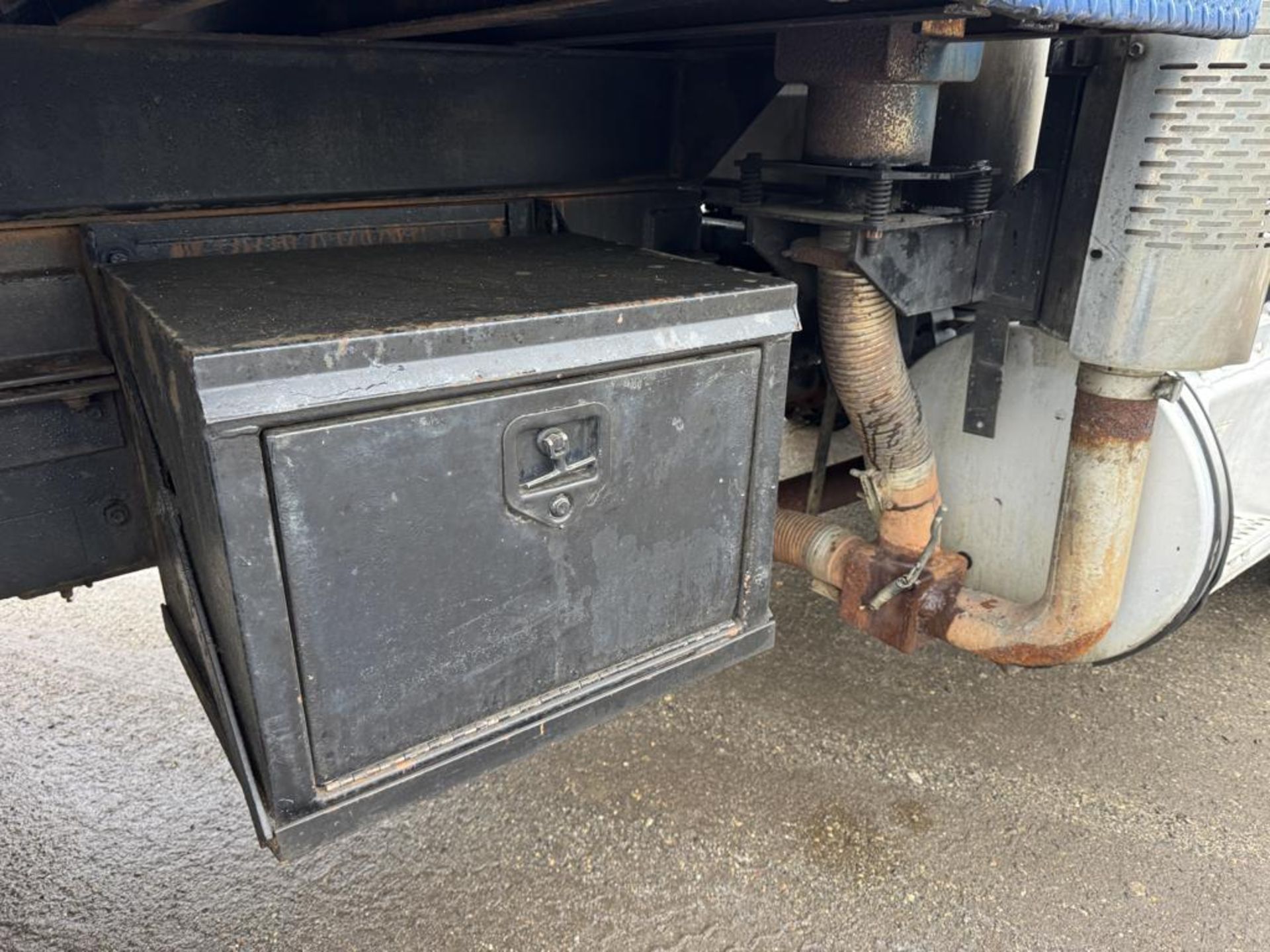 1999 Mack RD688SX Tandem Dump - Image 21 of 44
