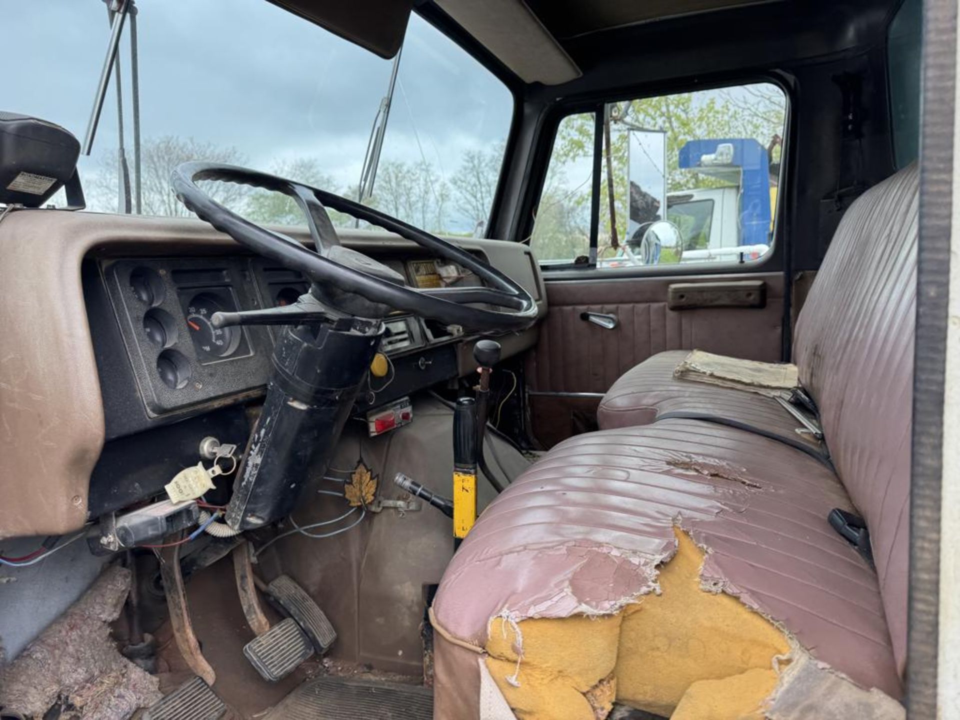 1989 International S1900 Single Axle Dump - Image 16 of 19