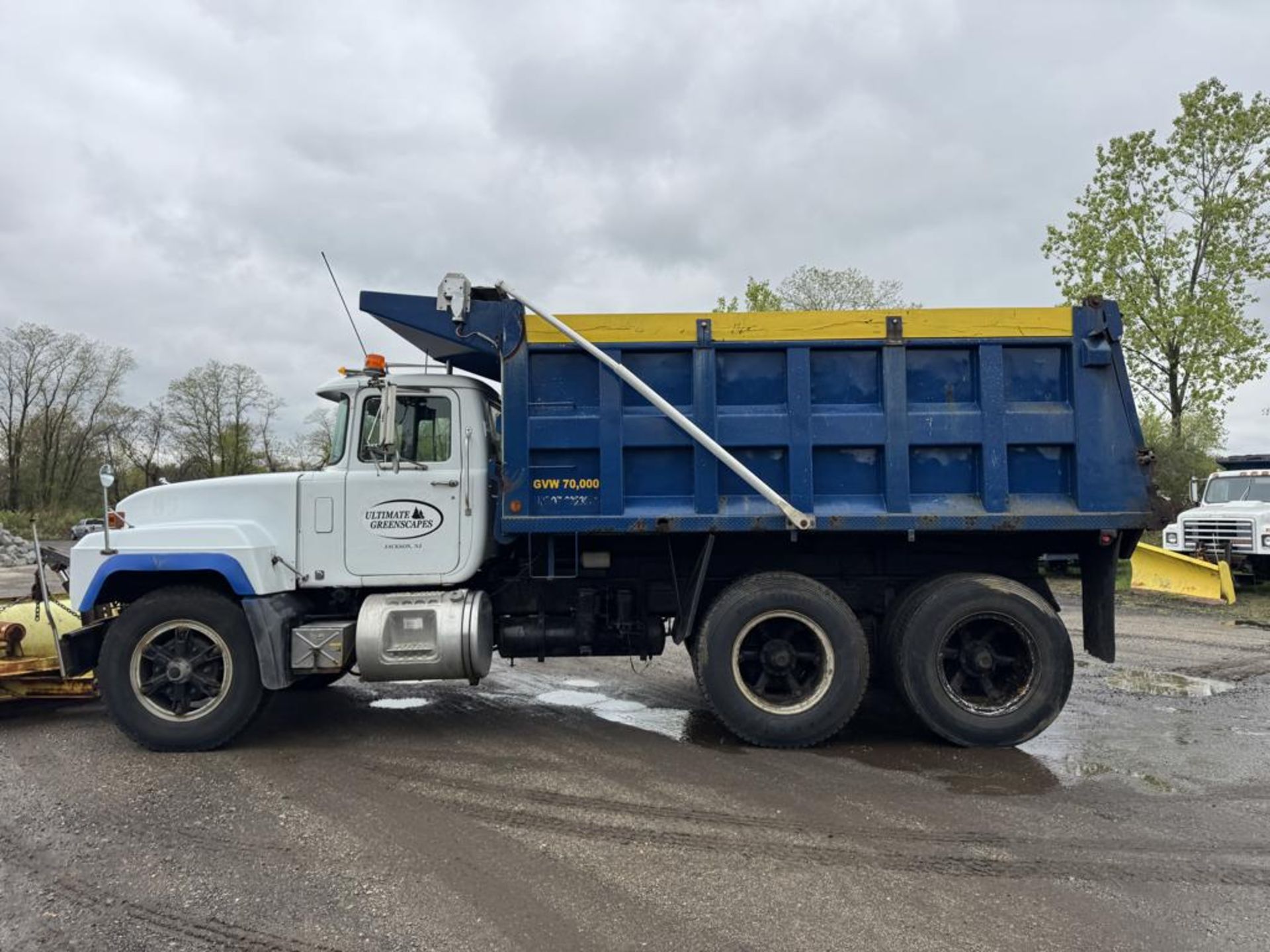 2002 Mack RD688SX Tandem Dump - Image 11 of 47