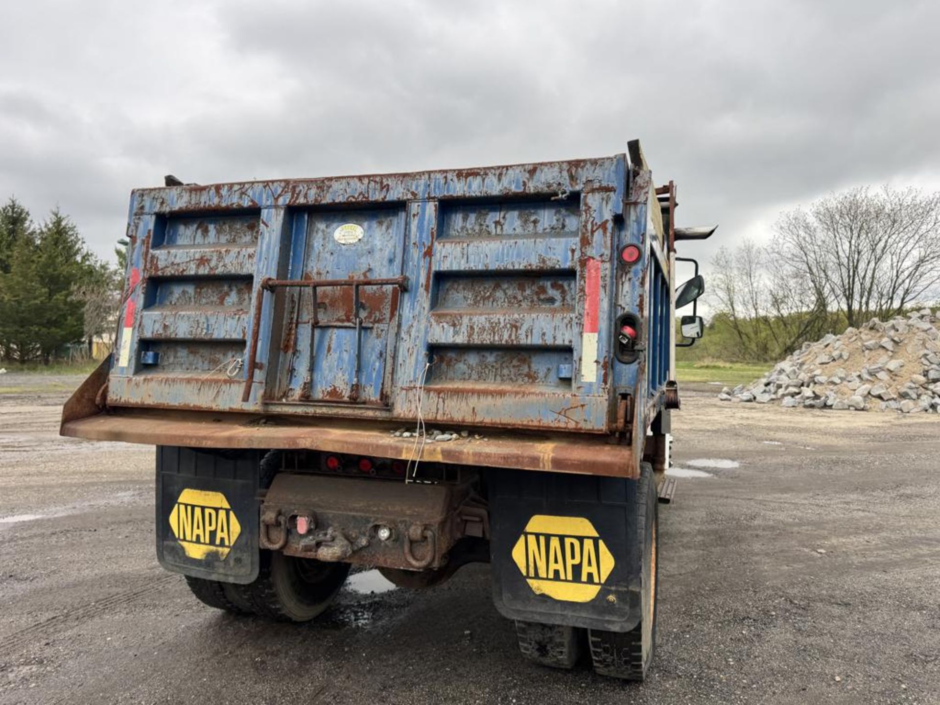 2006 International 4400 Single Axle Dump - Image 6 of 21