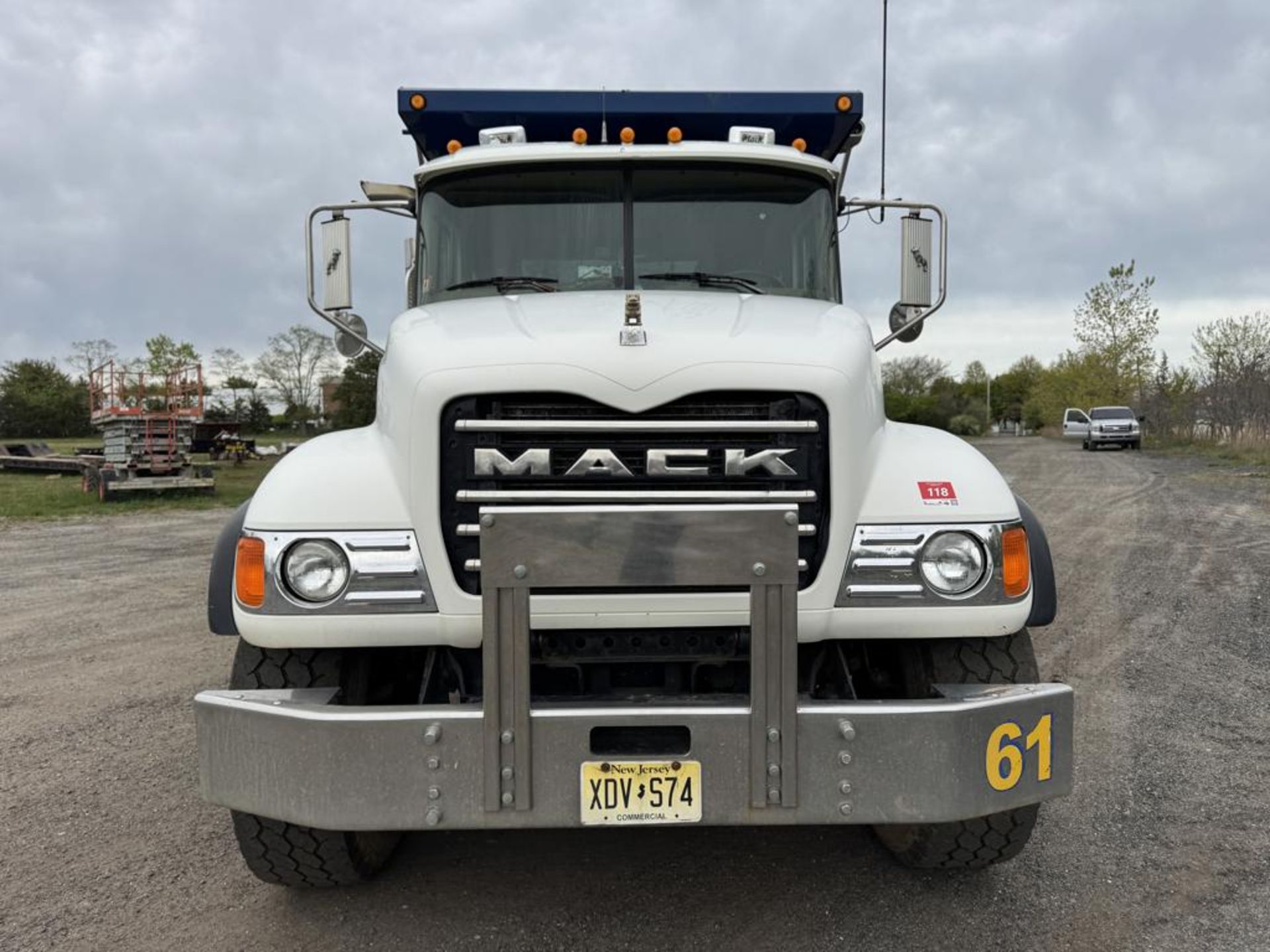 2006 Mack Granite Tri-Axle Dump - Image 5 of 44