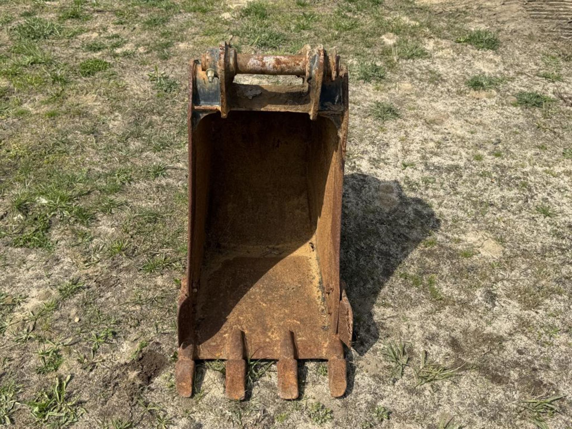 16" Excavator Bucket - Image 2 of 4