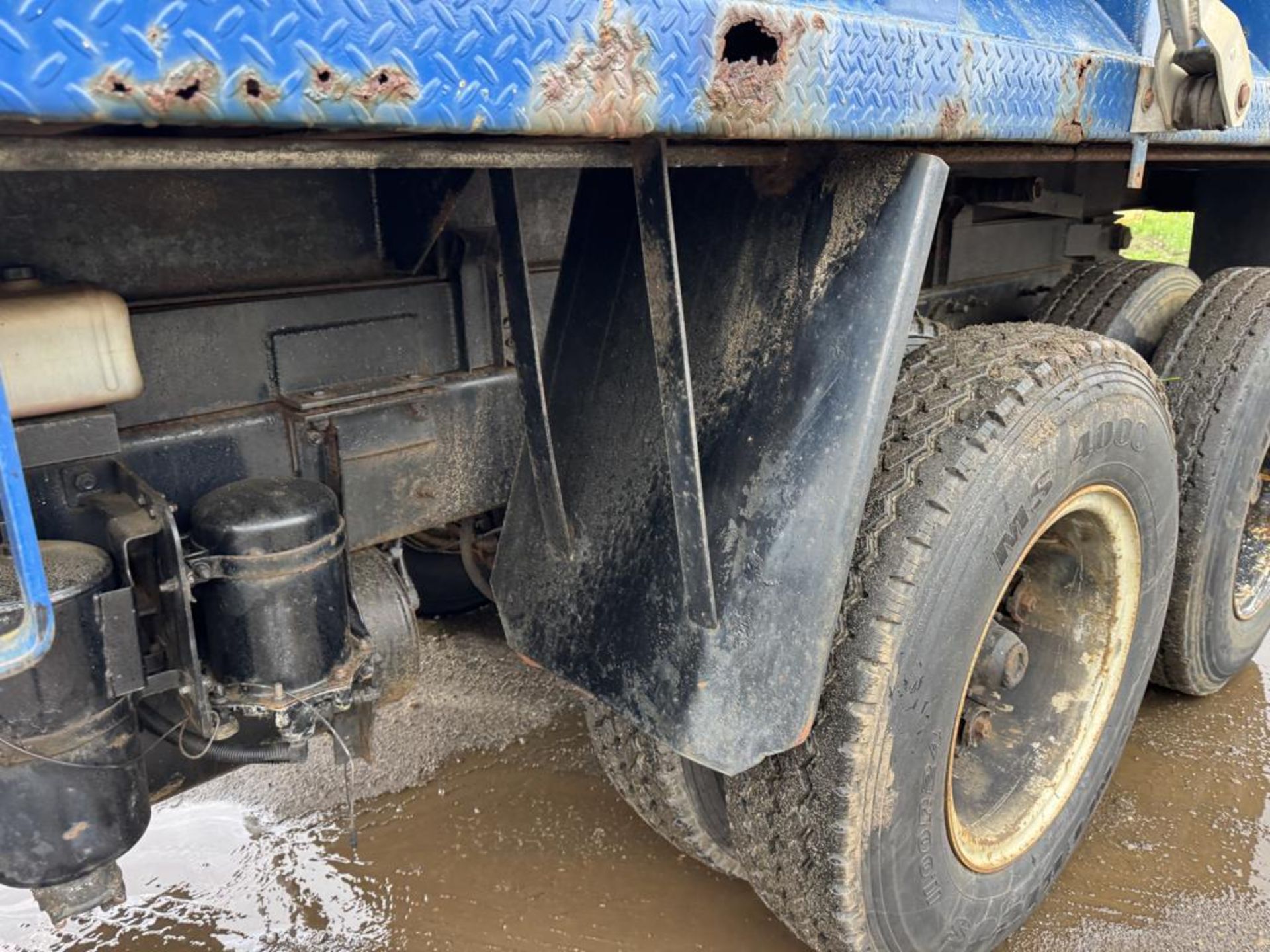 2002 Mack RD688SX Tandem Dump - Image 17 of 47