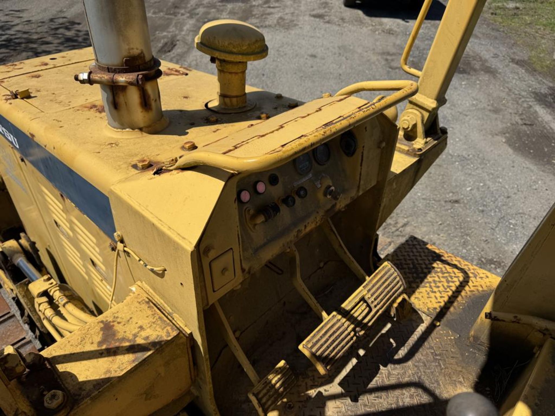 Komatsu D31A-17 Crawler Dozer - Image 24 of 27