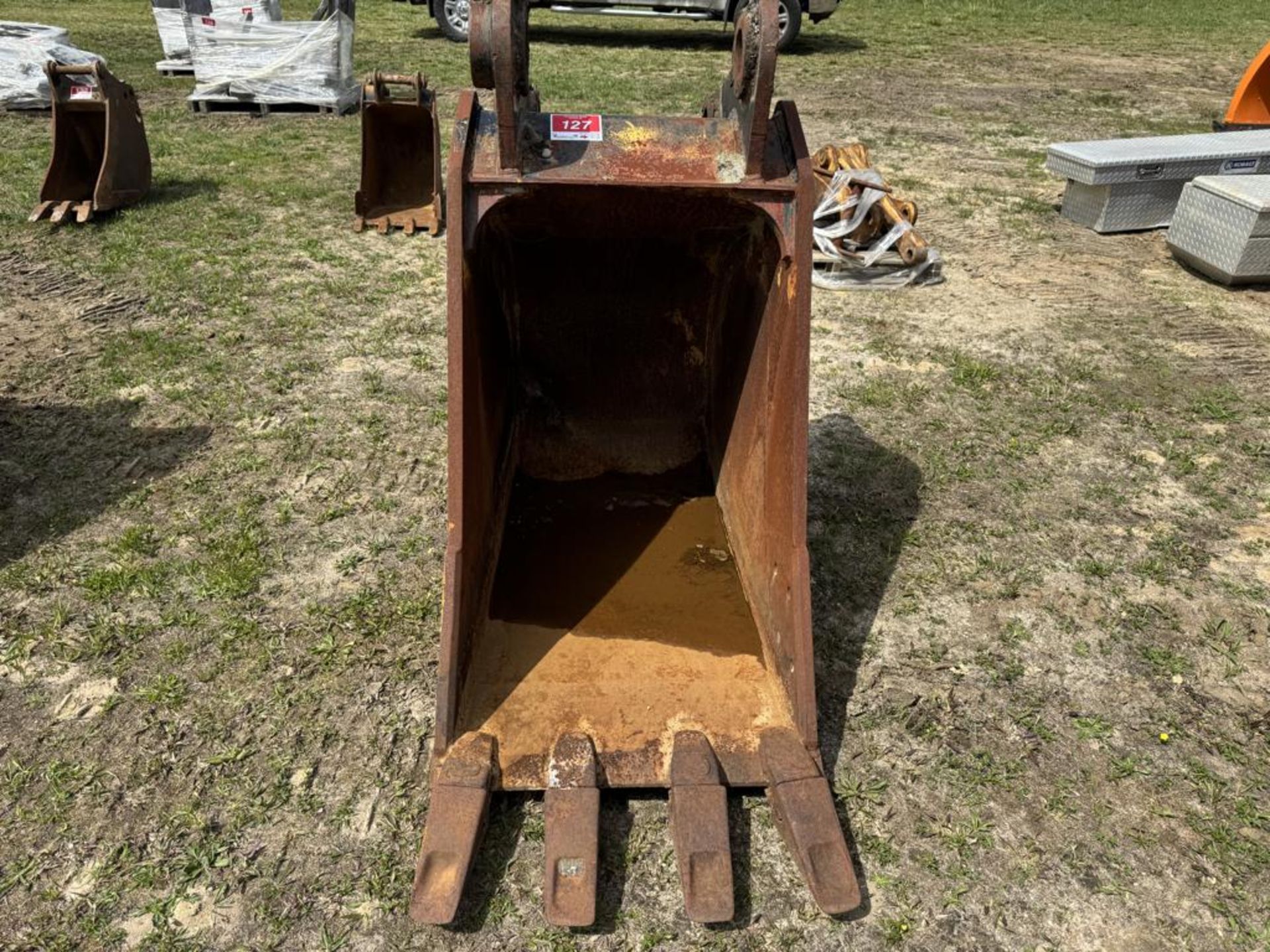 AIM John Deere 230 30" Excavator Bucket - Image 2 of 6