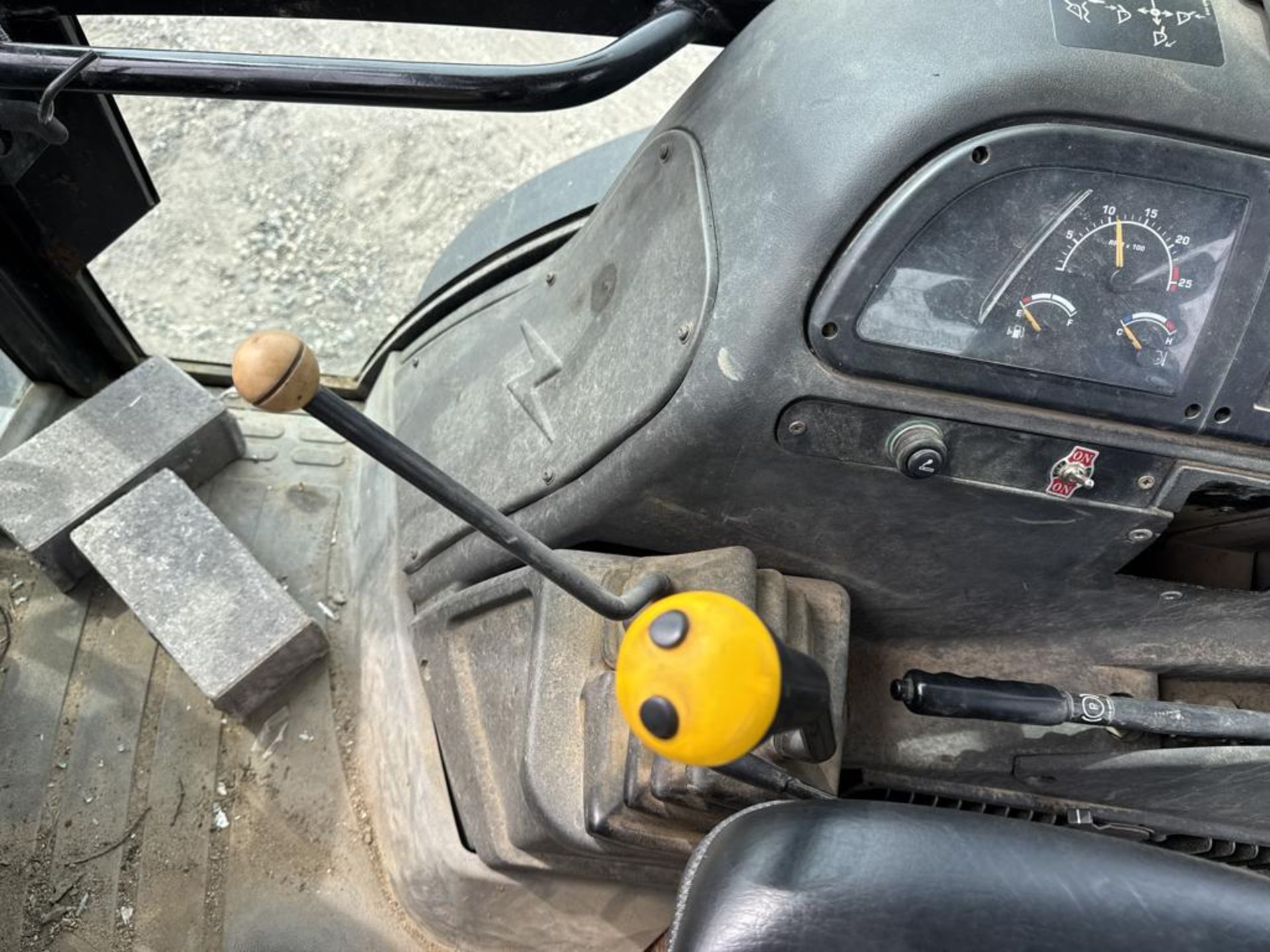 2009 Terex TX860B 4x4 Backhoe - Image 29 of 34