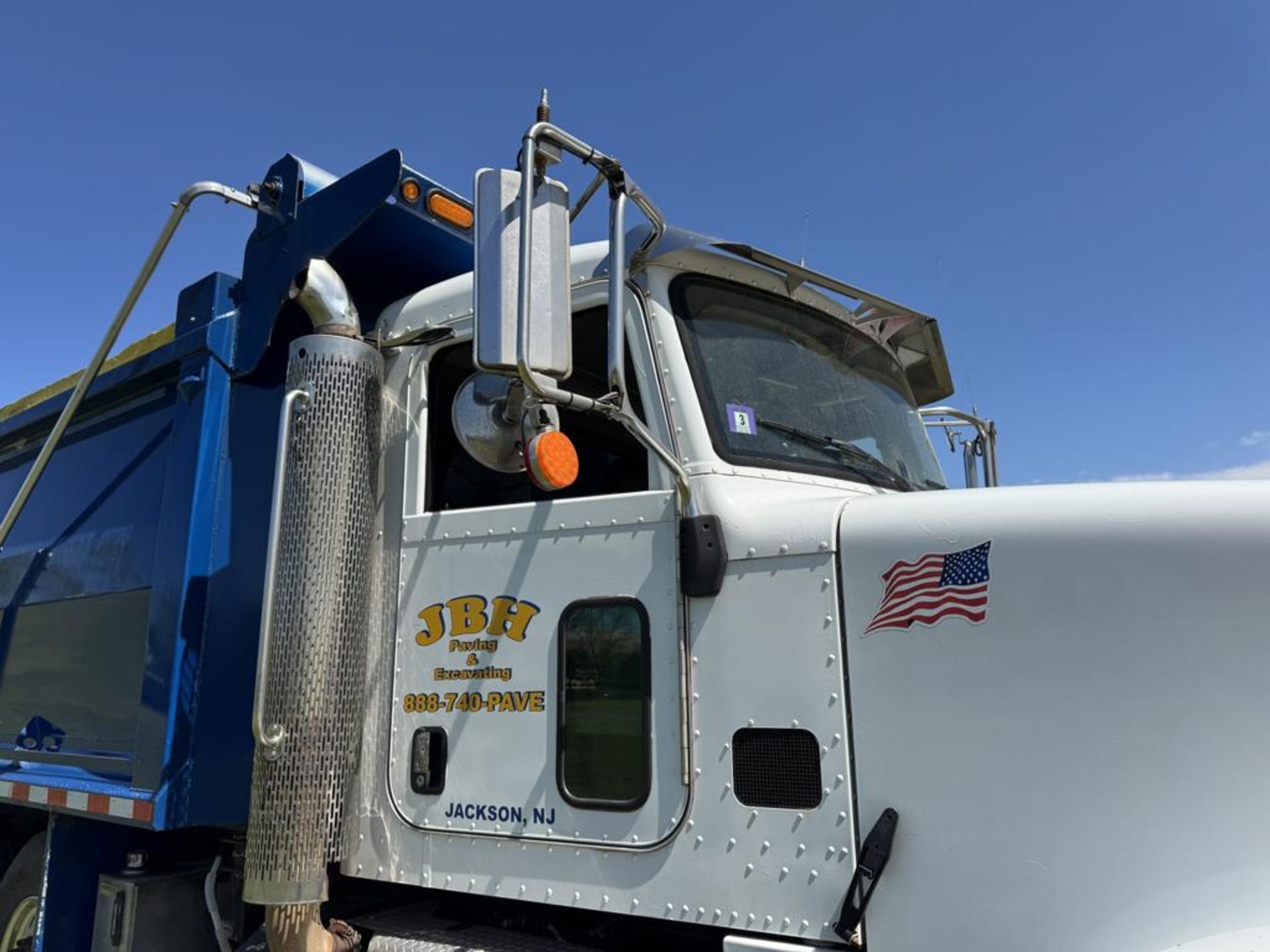 2016 Peterbilt 367 Tri-Axle Dump - Image 31 of 54