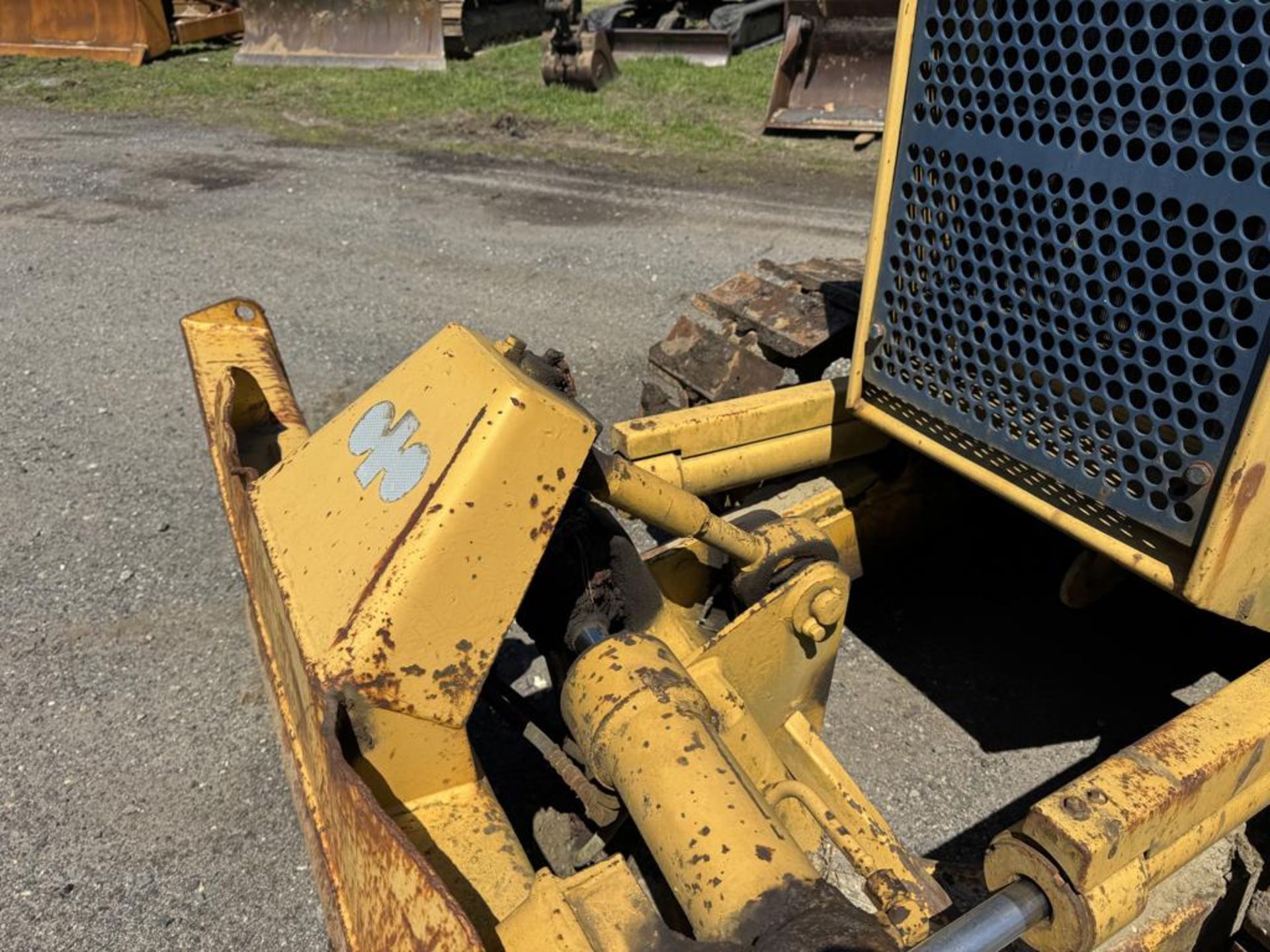 Komatsu D31A-17 Crawler Dozer - Image 12 of 27