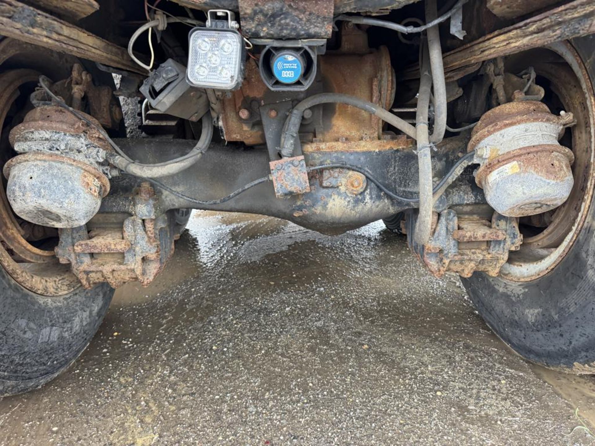 2002 Mack RD688SX Tandem Dump - Image 21 of 47