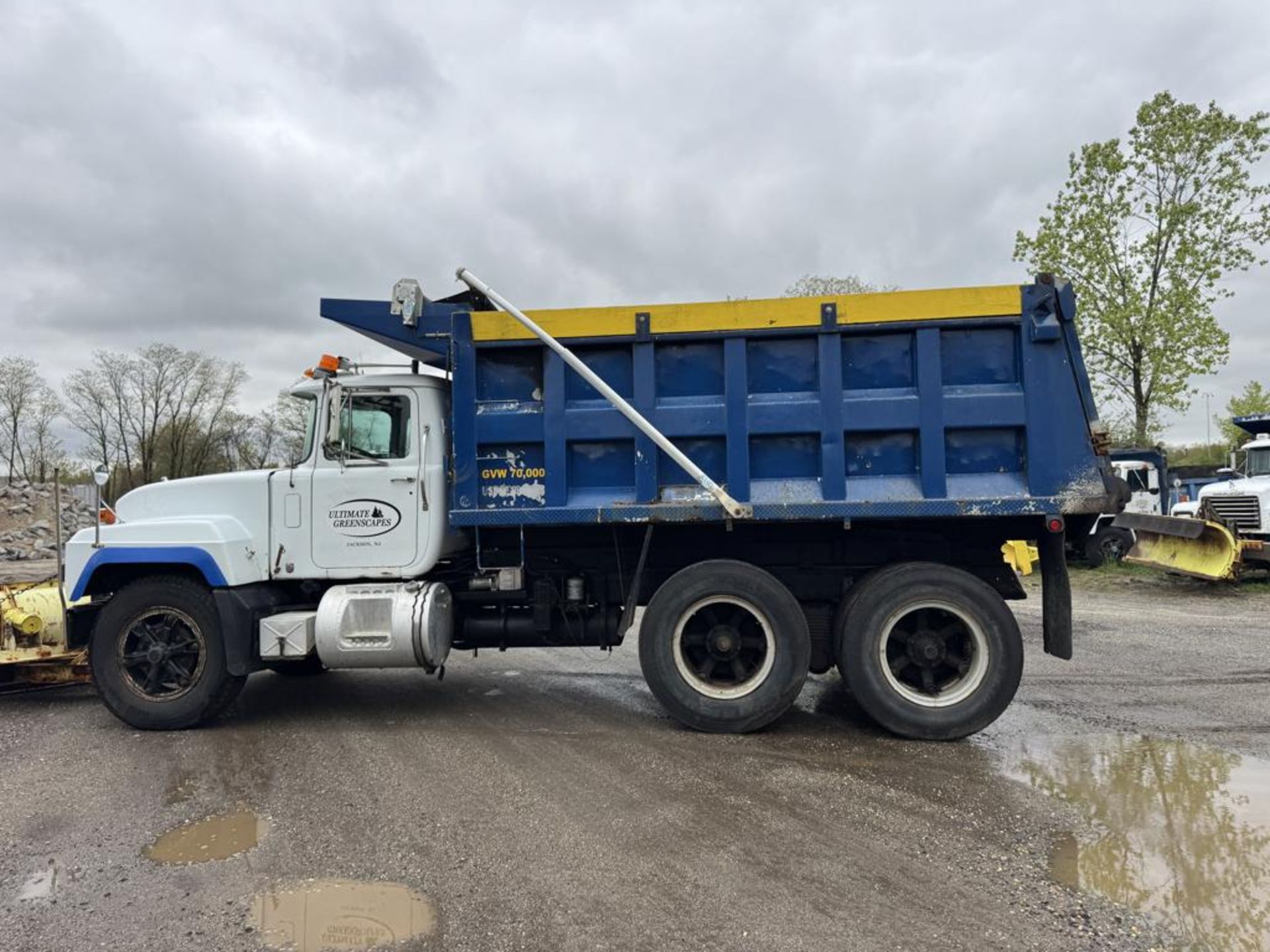 1999 Mack RD688SX Tandem Dump - Image 9 of 44