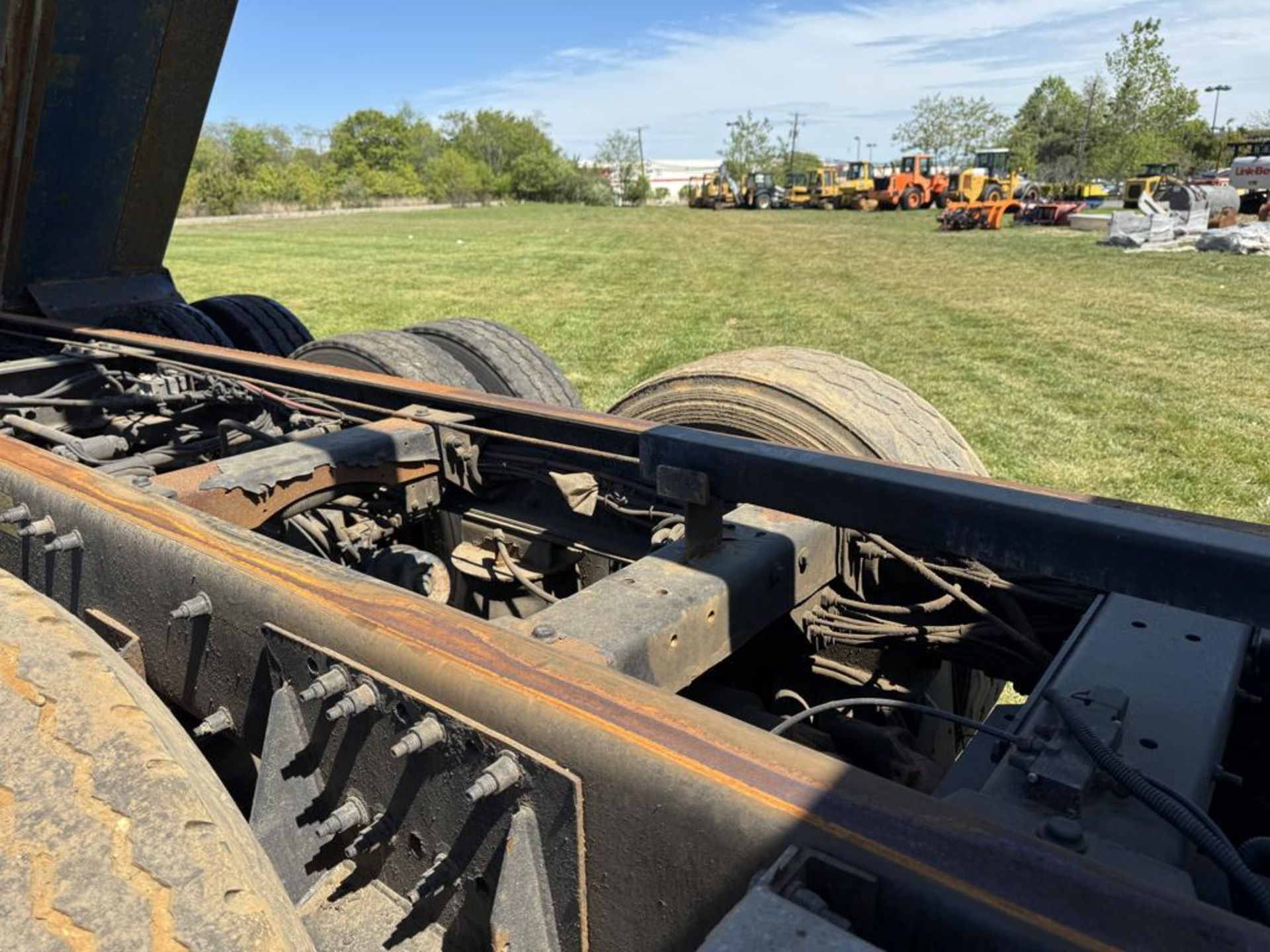 2016 Peterbilt 367 Tri-Axle Dump - Image 35 of 54