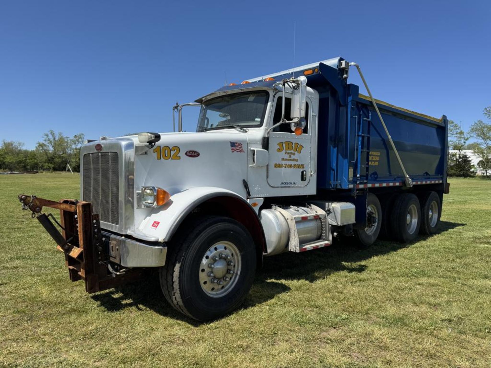 2016 Peterbilt 367 Tri-Axle Dump - Image 12 of 54