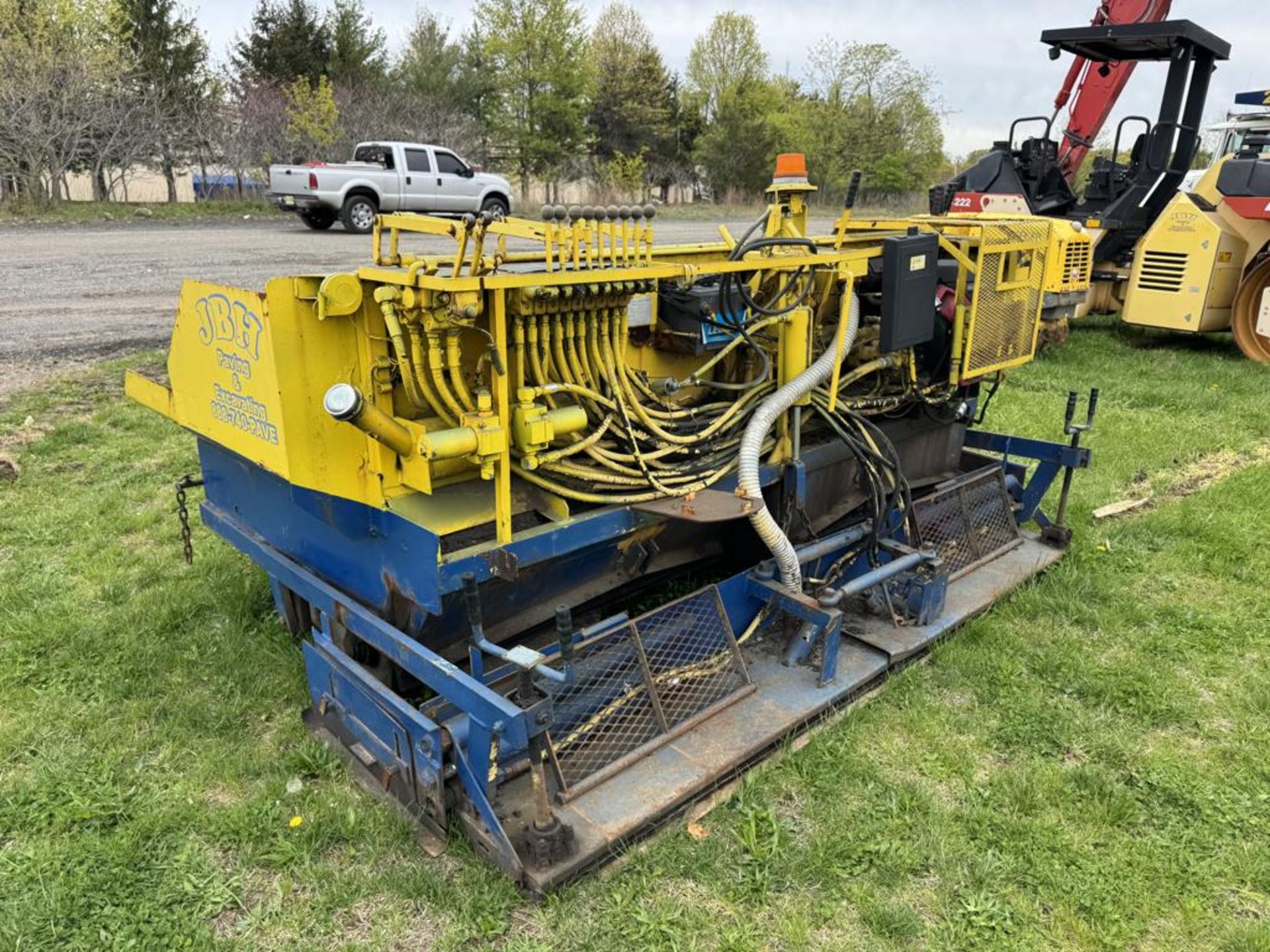 GEHL Powerbox T450 Asphalt Paver - Image 7 of 19