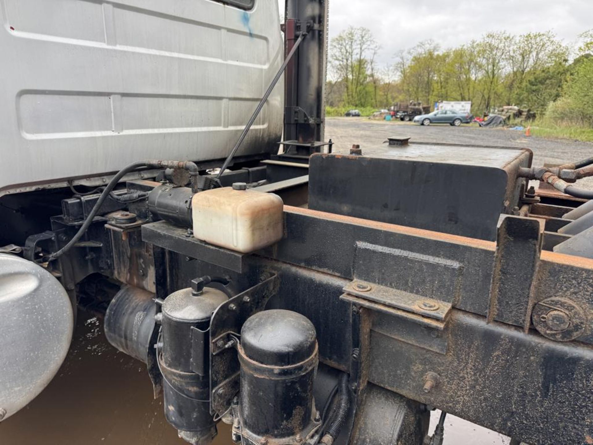 2002 Mack RD688SX Tandem Dump - Image 38 of 47