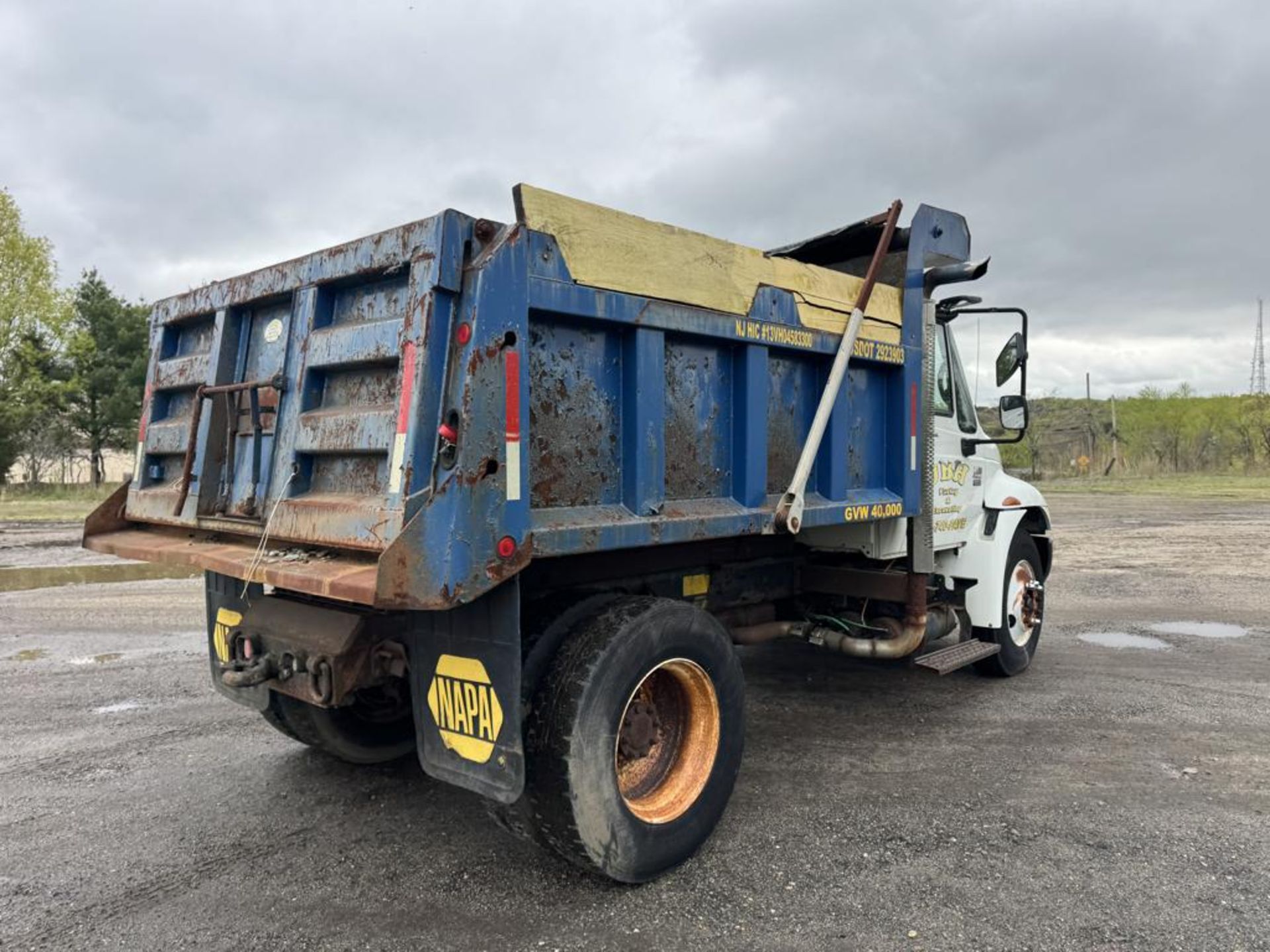 2006 International 4400 Single Axle Dump - Image 5 of 21