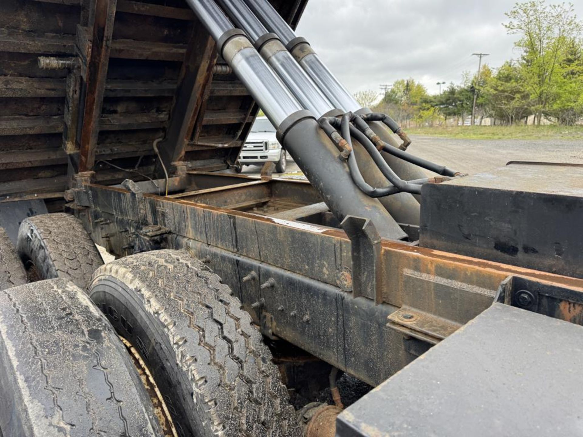 1999 Mack RD688SX Tandem Dump - Image 29 of 44