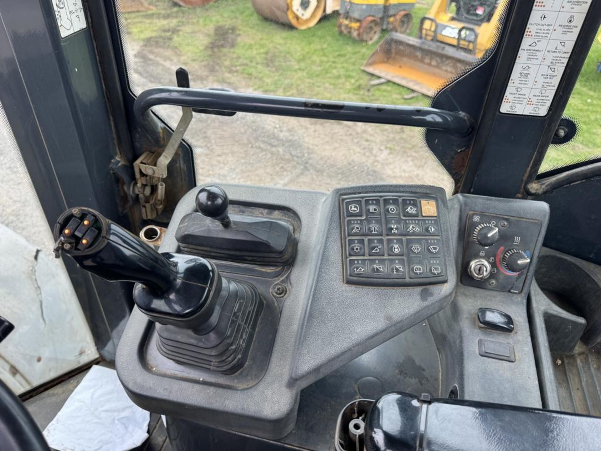 John Deere 544J Wheel Loader - Image 31 of 35