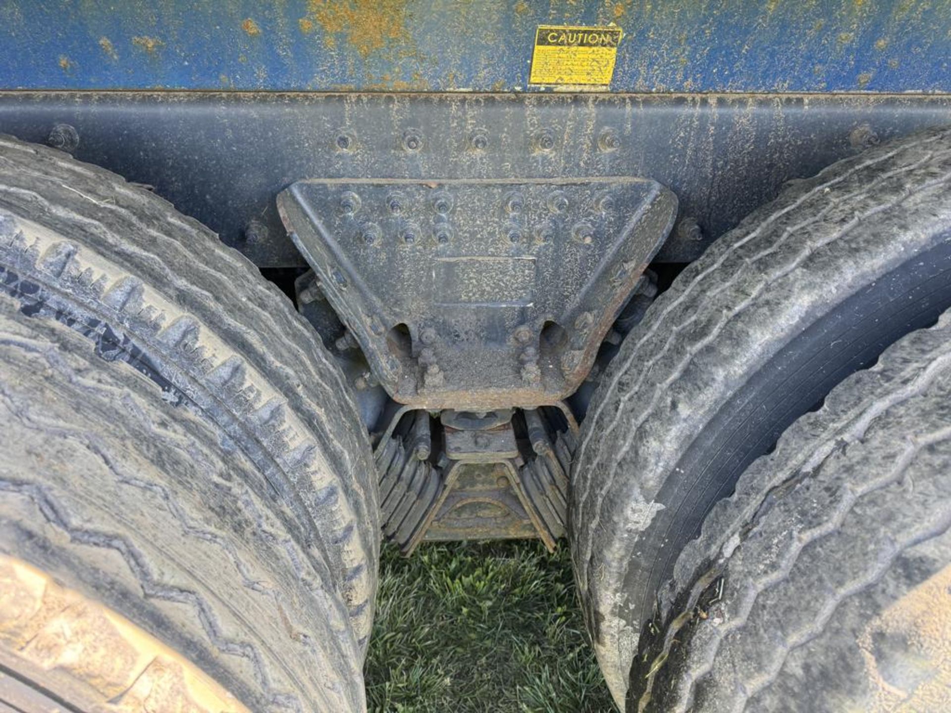 2016 Peterbilt 367 Tri-Axle Dump - Image 25 of 54