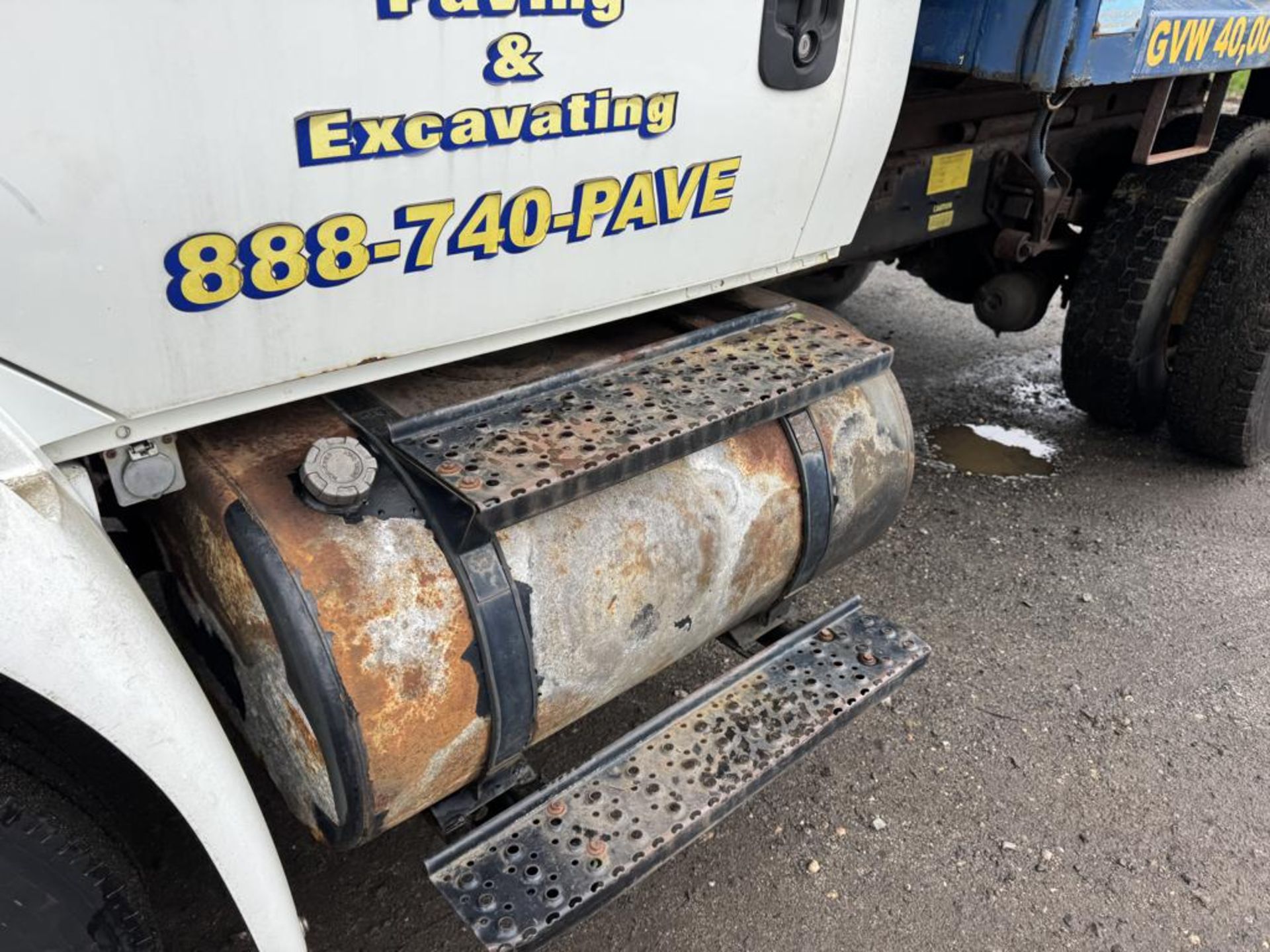 2006 International 4400 Single Axle Dump - Image 12 of 21