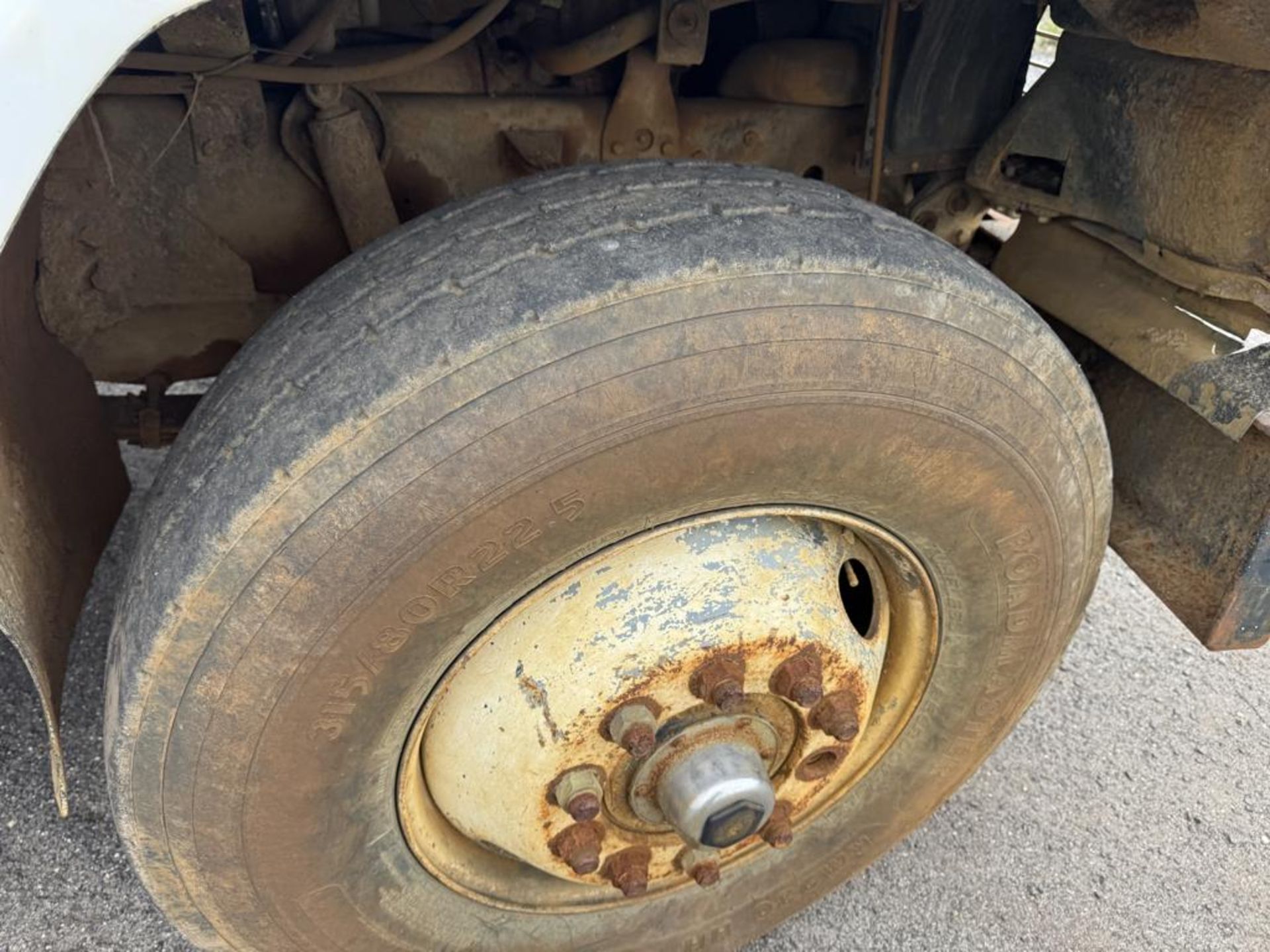 1986 Ford LTL 9000 Tandem Dump - Image 28 of 38