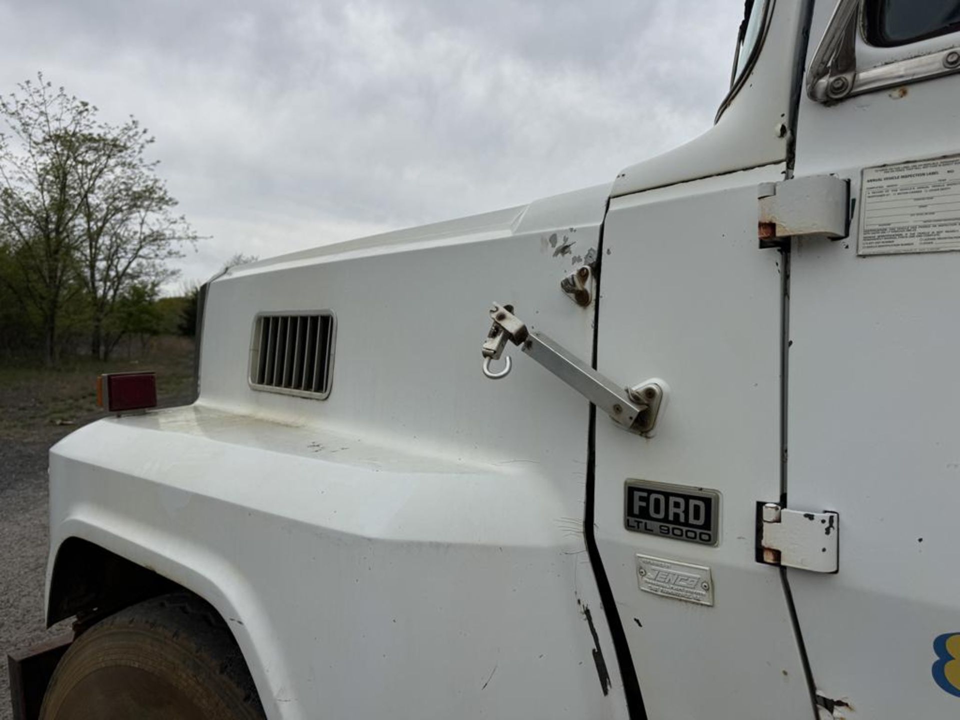 1986 Ford LTL 9000 Tandem Dump - Image 15 of 38