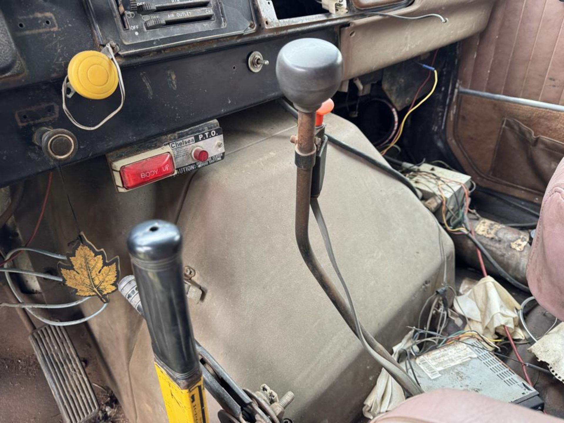 1989 International S1900 Single Axle Dump - Image 18 of 19