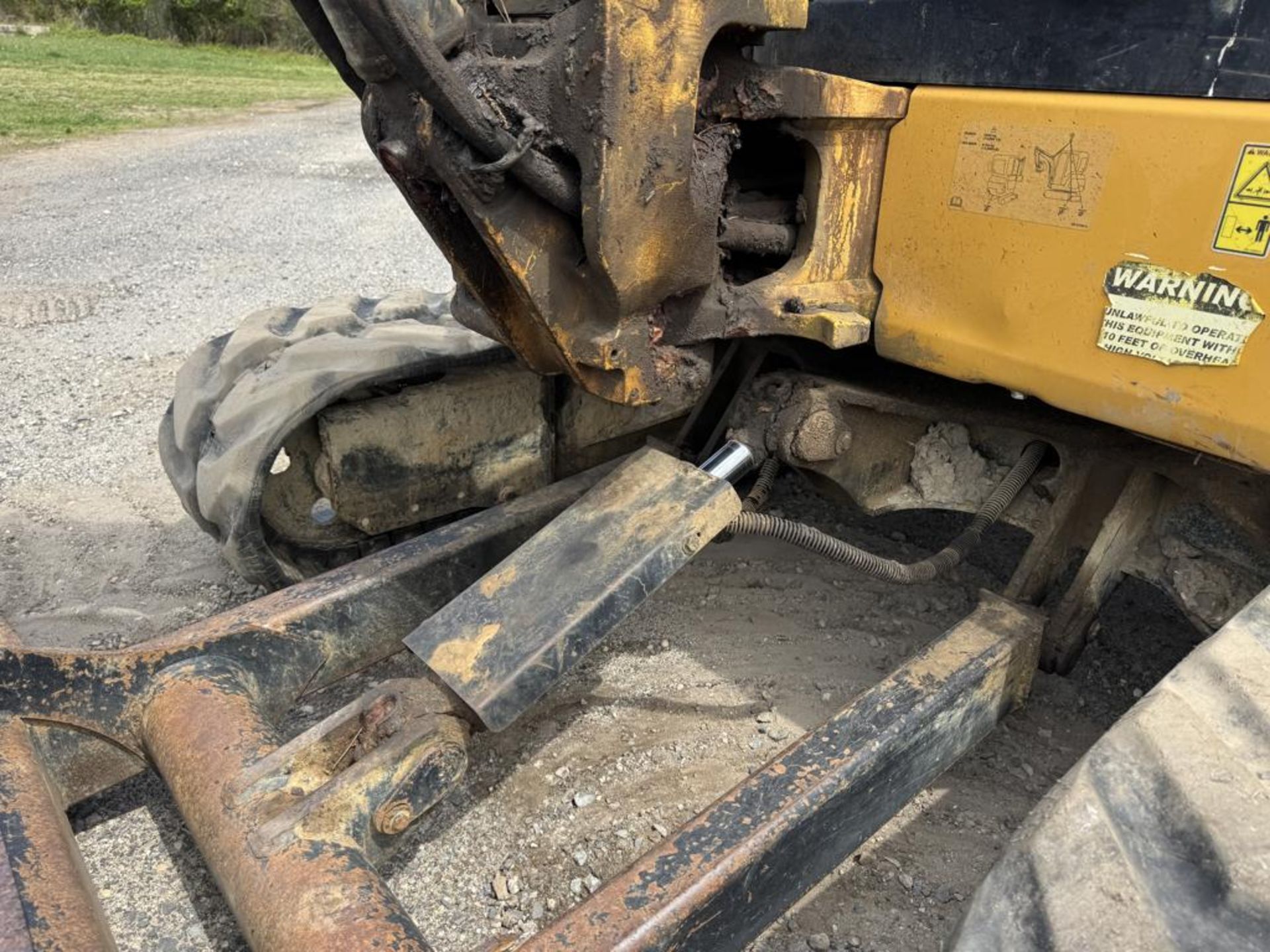 Caterpillar 305D-CR Tracked Excavator - Image 16 of 34