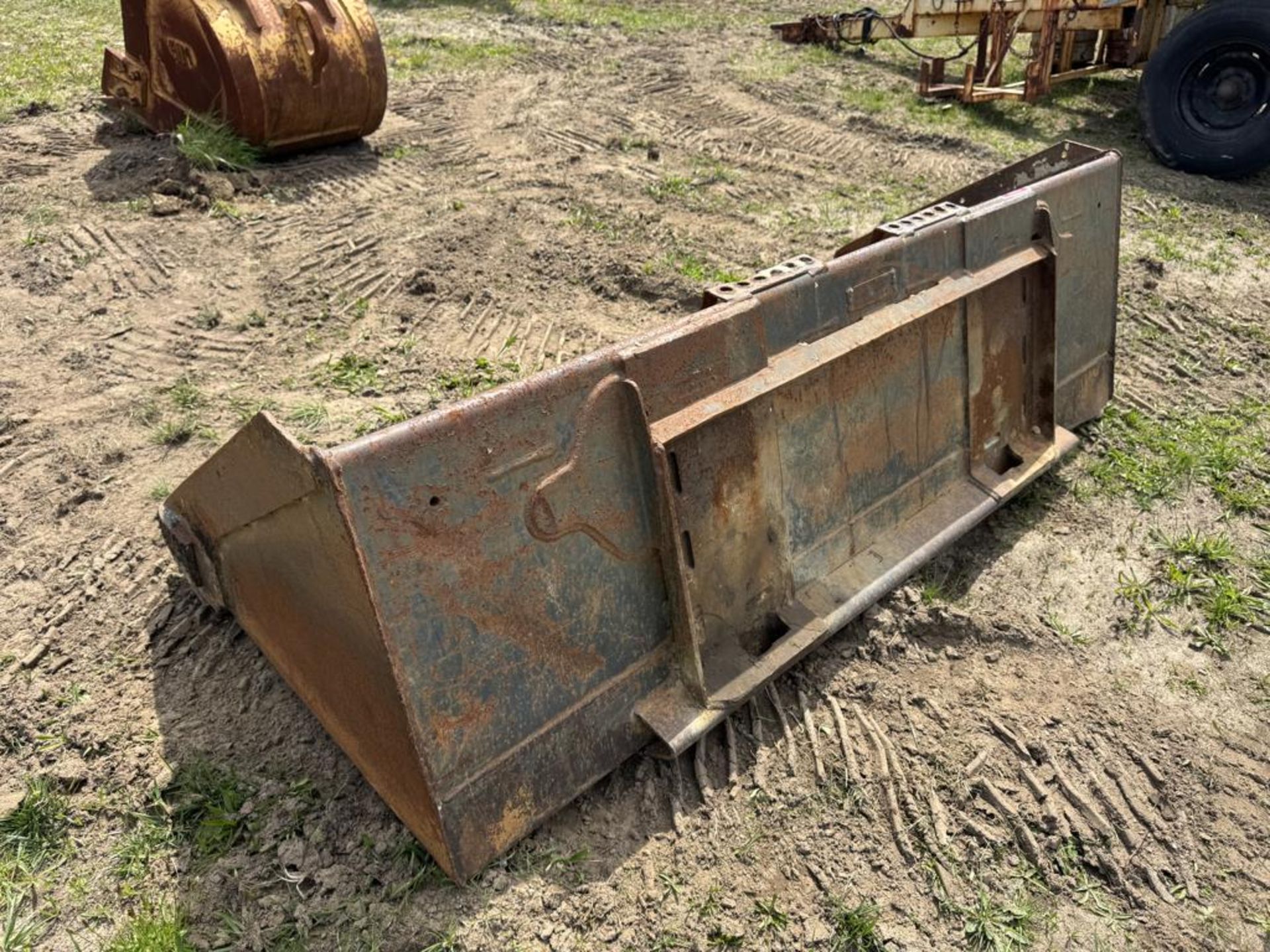 72" Skid Steer Bucket - Image 4 of 4