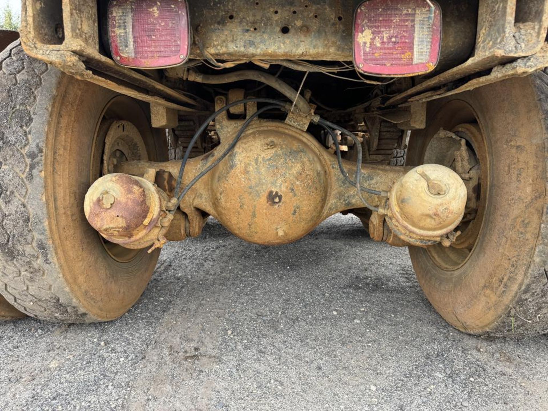 1986 Ford LTL 9000 Tandem Dump - Image 22 of 38