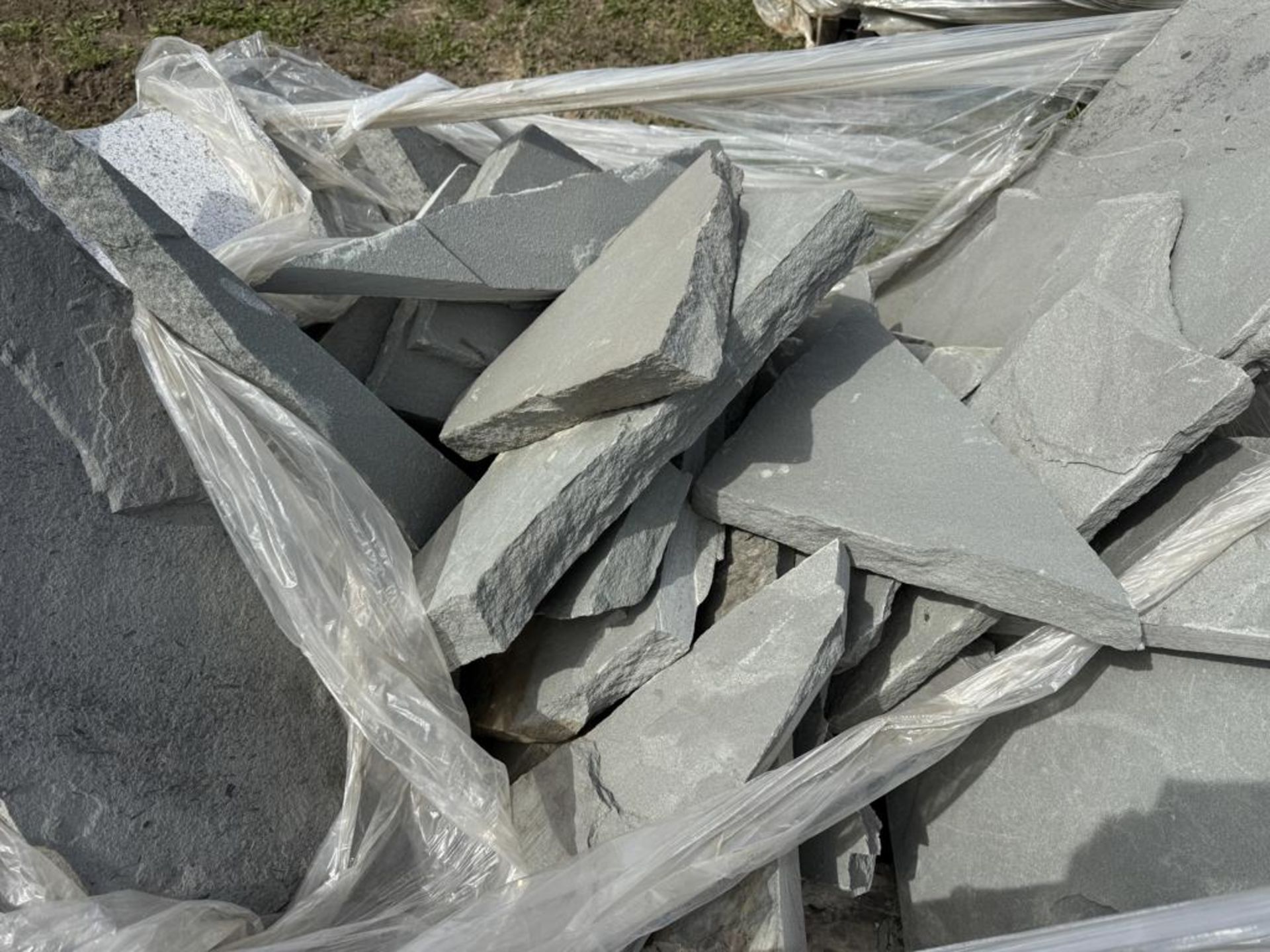 Pallet of Hardscape Slate - Image 2 of 3