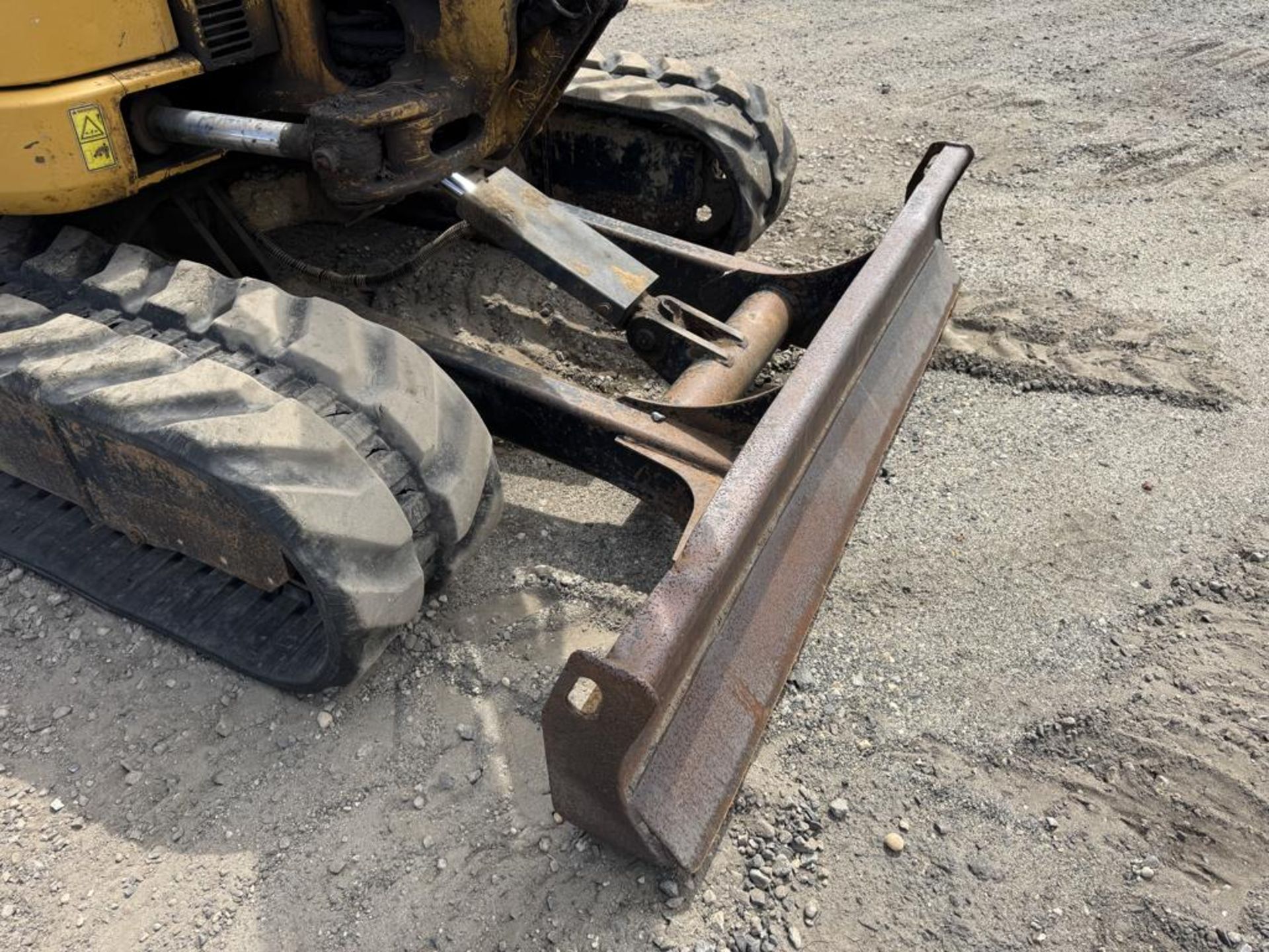 Caterpillar 305D-CR Tracked Excavator - Image 24 of 34