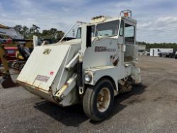 1993 Elgin Pelican Series SE Sweeper