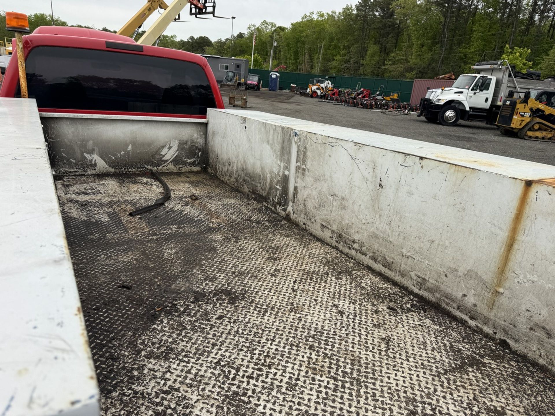 2002 Ford F-350 Service Truck Diesel w/ Lift Gate - Image 23 of 24