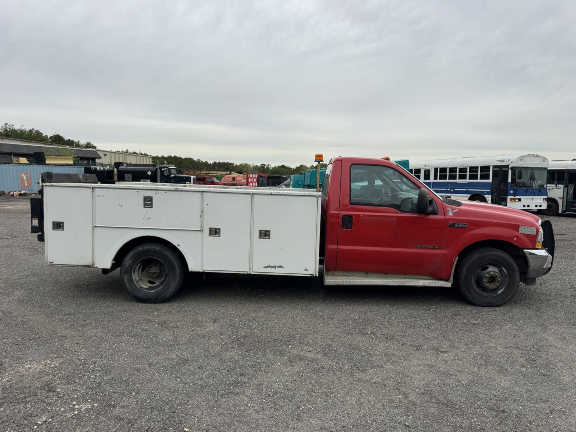 2002 Ford F-350 Service Truck Diesel w/ Lift Gate - Image 9 of 24