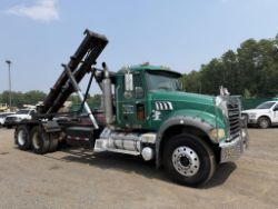 2007 Mack Granite Roll-Off