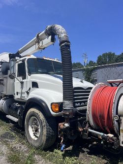 2003 Mack Vactron Combination Sewer Truck (Off-Site) ( Richmond VA)