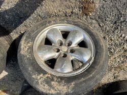 Set of Passenger Vehicle Tires and Alloy Wheels